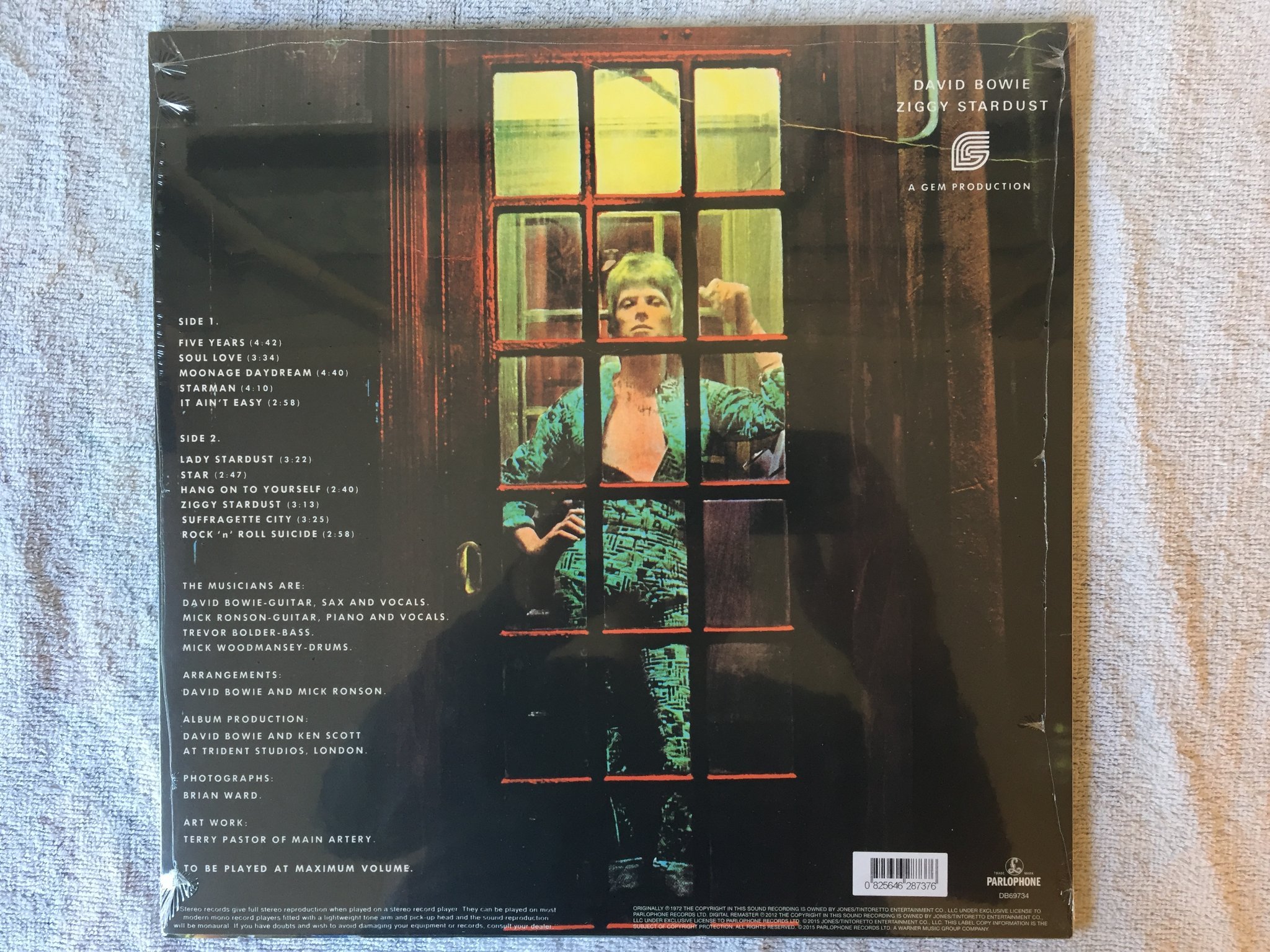 Omslagsbild för skivan DAVID BOWIE The Rise And Fall Of Ziggy Stardust LP 2015 DB69734 still sealed