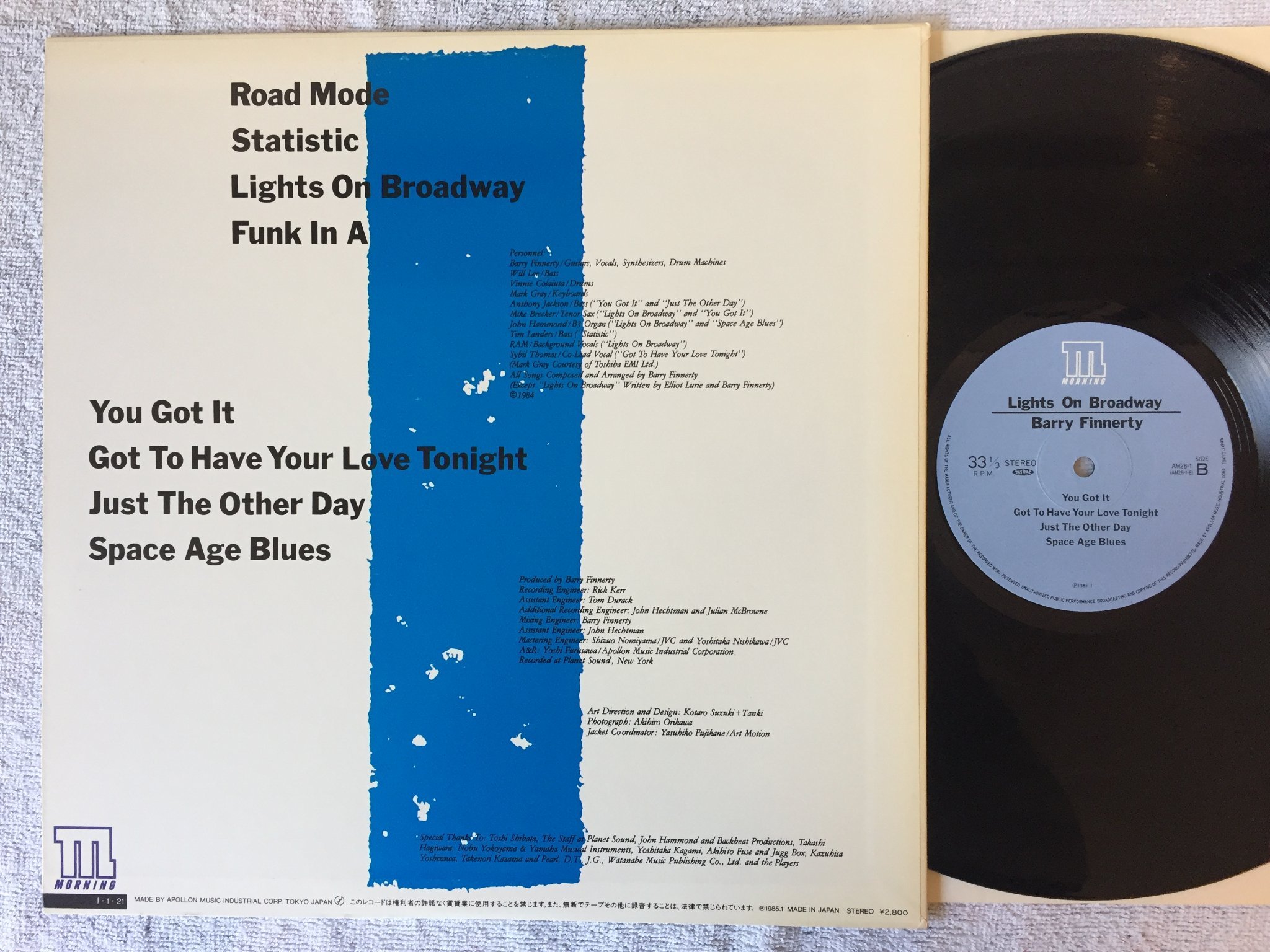 Omslagsbild för skivan BARRY FINNERTY lights on Broadway LP -85 Japan MORNING AM28-1