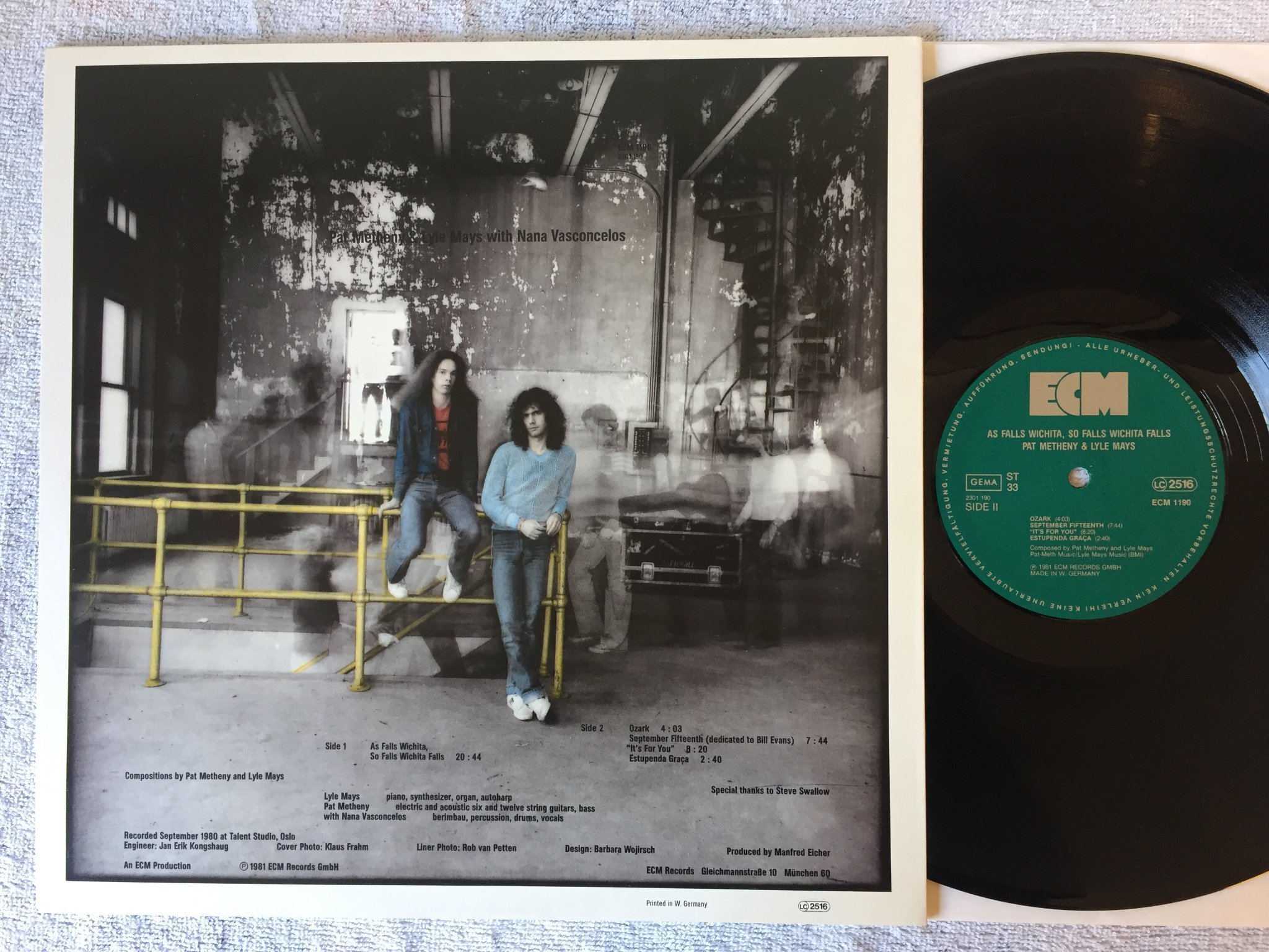 Omslagsbild för skivan PAT METHENY / LYLE MAYS as falls Wichita… LP -81 Ger ECM 1190 