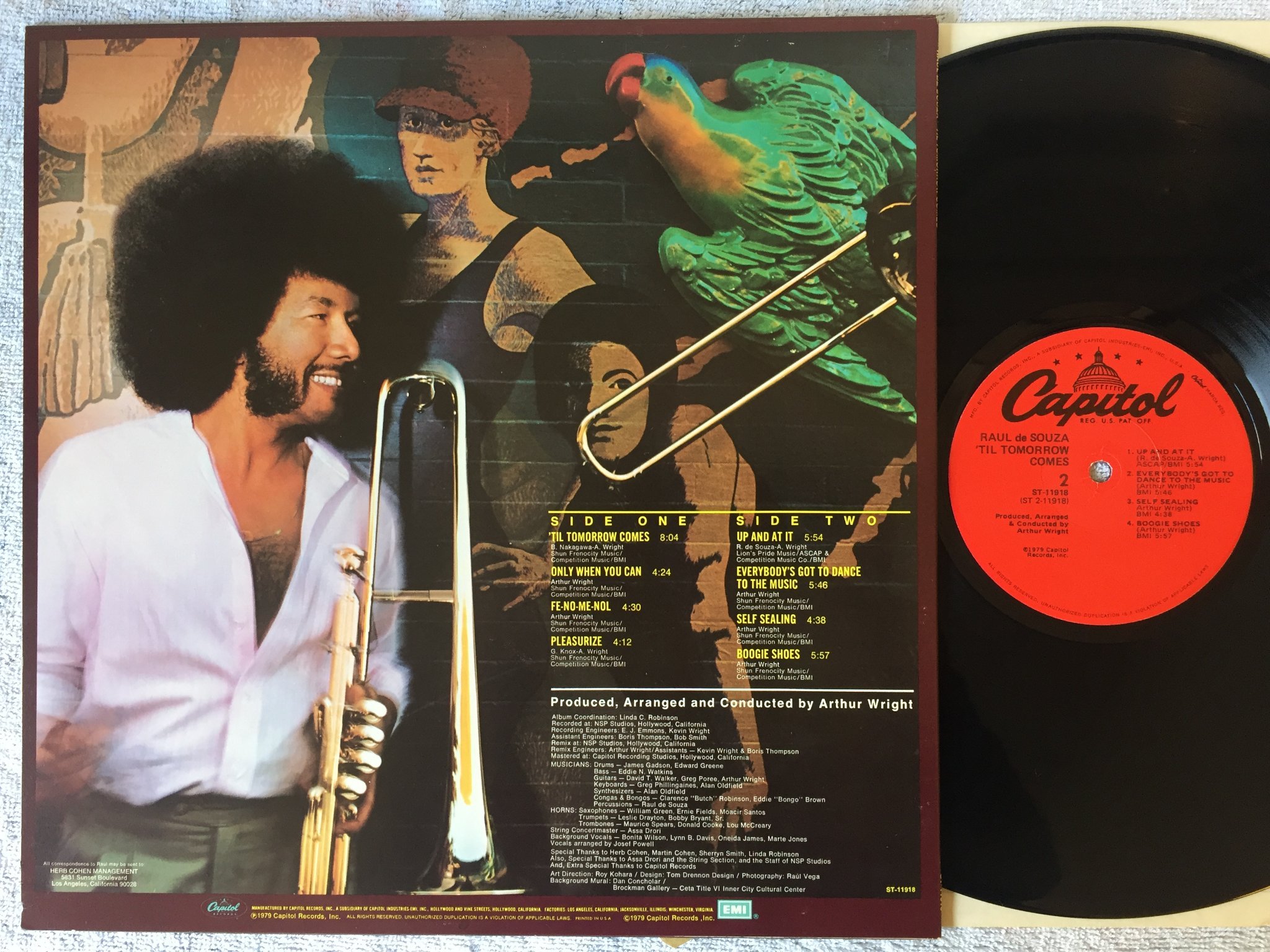 Omslagsbild för skivan RAUL DE SOUZA ’til tomorrow comes LP -79 US CAPITOL ST-11918