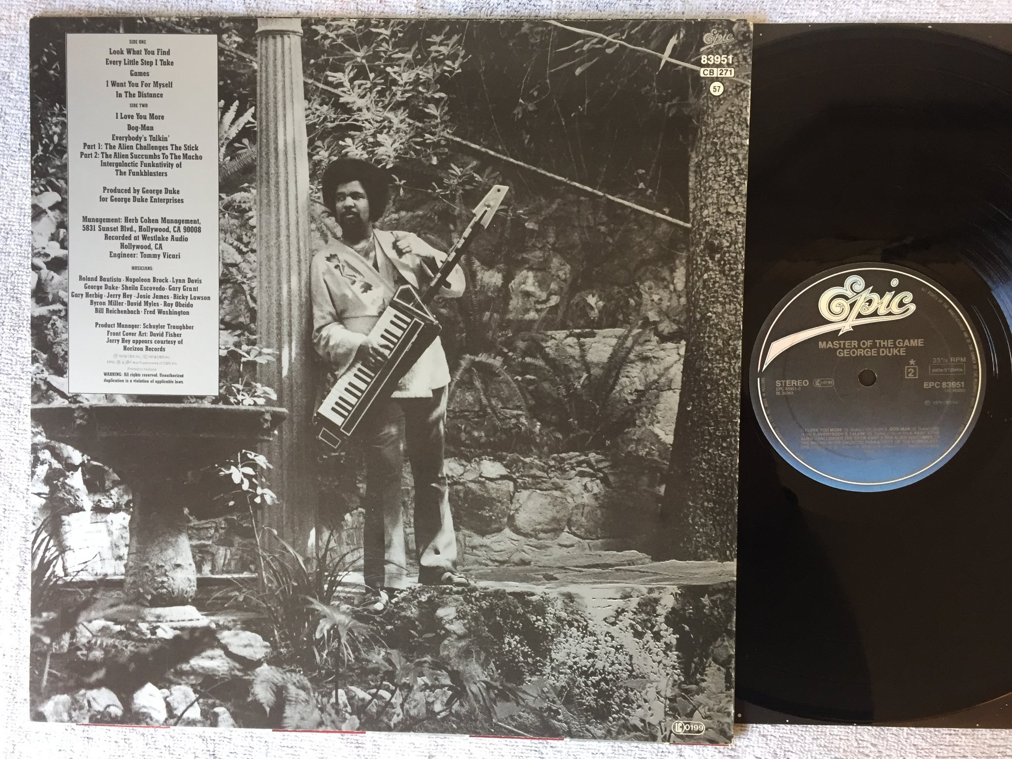 Omslagsbild för skivan GEORGE DUKE Master Of The Game LP -79 EPIC EPC 83951