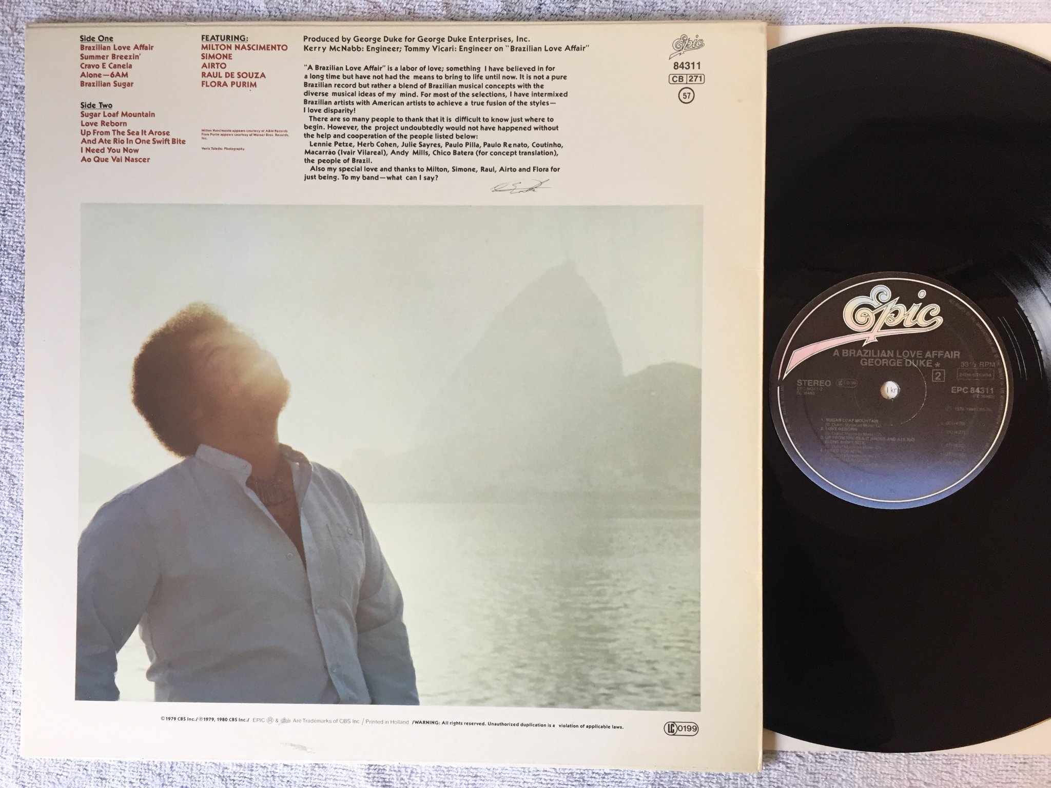 Omslagsbild för skivan GEORGE DUKE a Brazilian love affair LP -80 EPIC EPC 83951