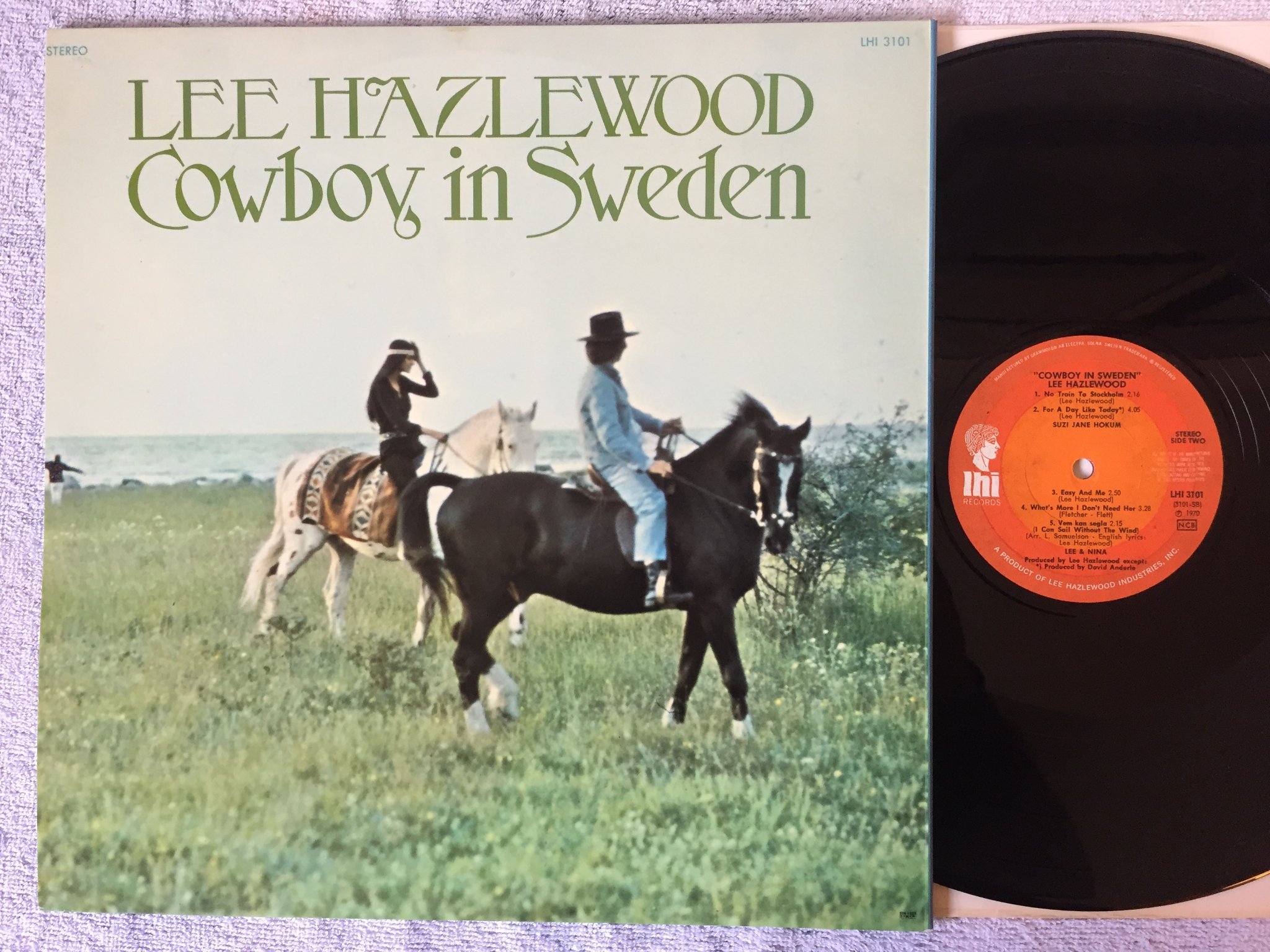Omslagsbild för skivan LEE HAZLEWOOD cowboy in Sweden LP -70 Swe LHI 3101
