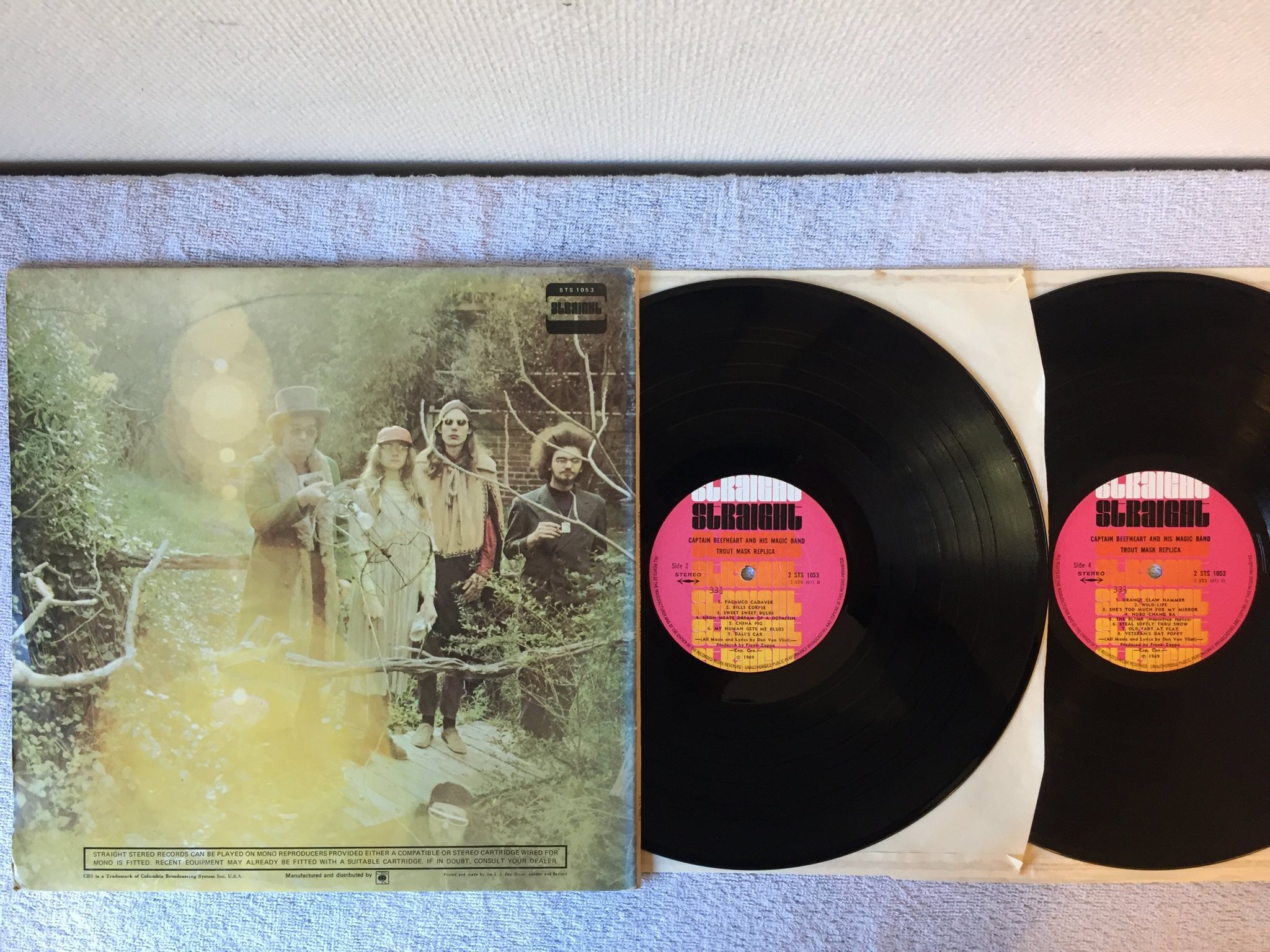 Omslagsbild för skivan CAPTAIN BEEFHEART AND HIS MAGIC BAND trout mask replica 2xLP -69 UK STRAIGHT 2 S