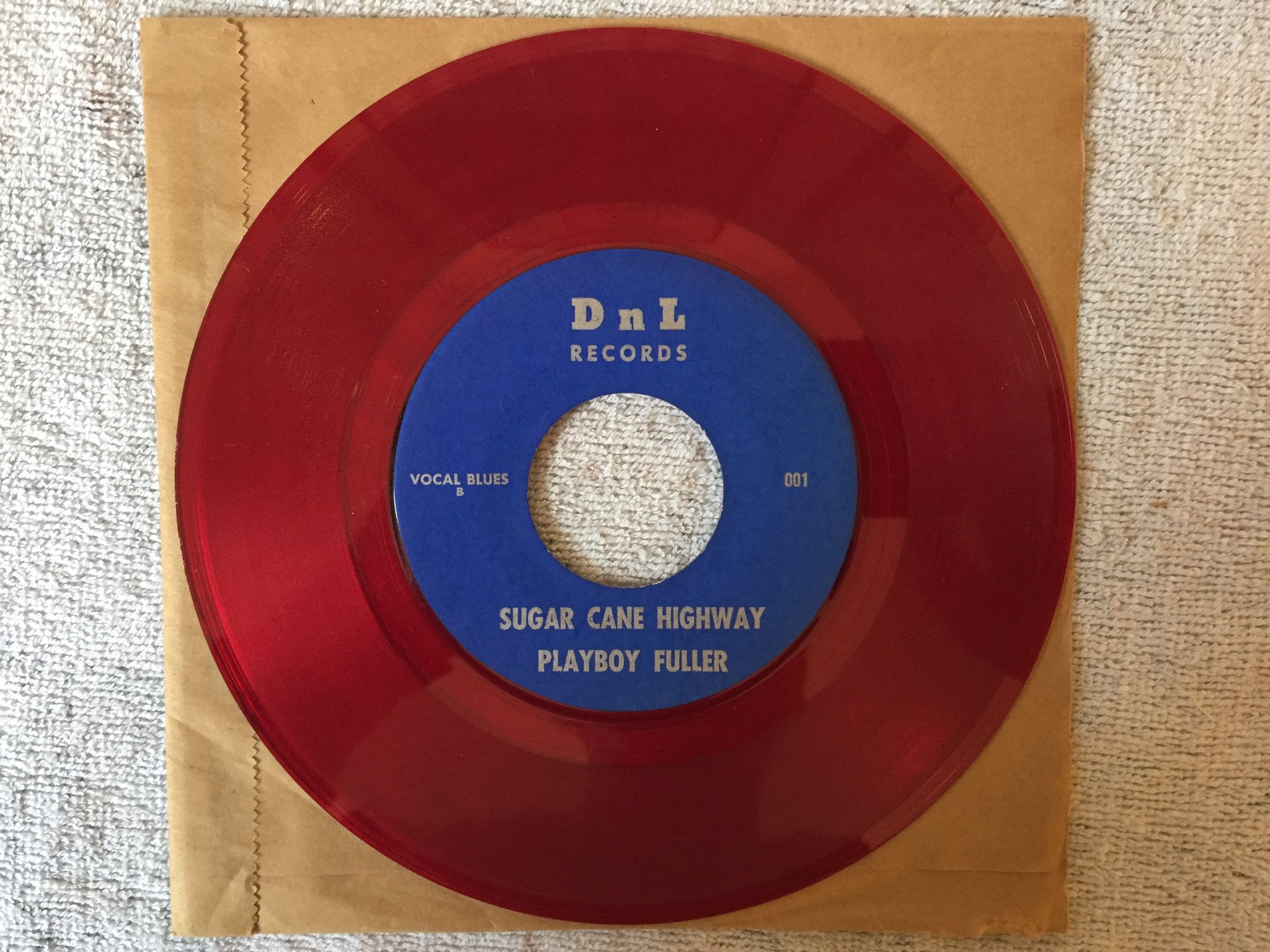 Omslagsbild för skivan PLAYBOY FULLER Gonna Play My Guitar 7"single  US D n L 001 RED VINYL  electric b