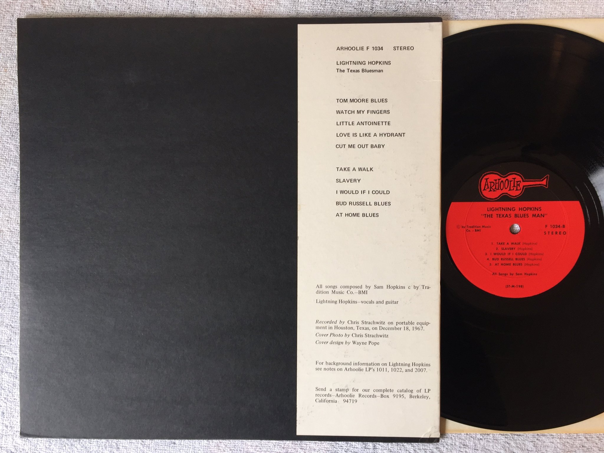 Omslagsbild för skivan LIGHTNIN HOPKINS The Texas Bluesman LP  US ARHOOLIE F1034