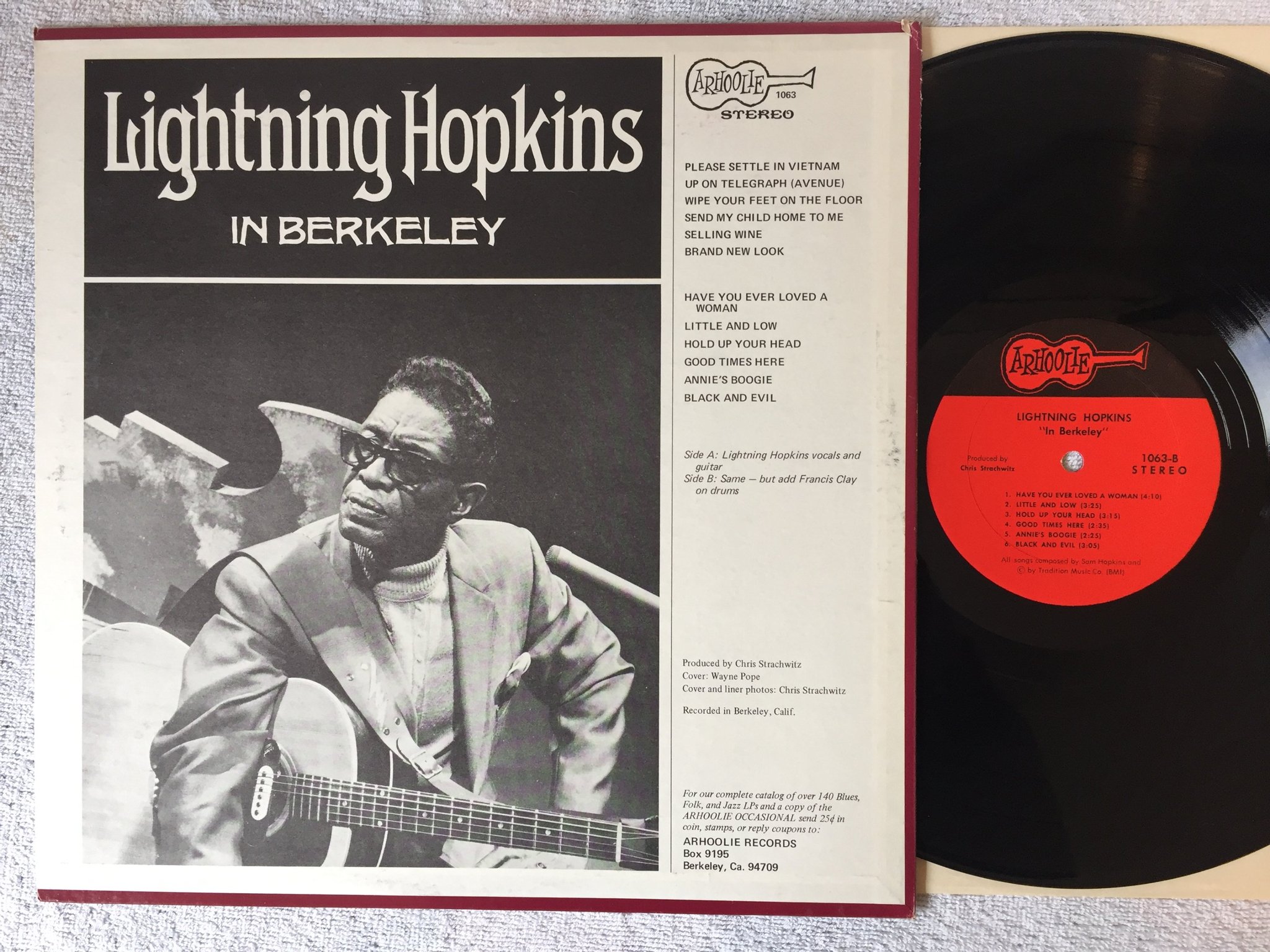 Omslagsbild för skivan LIGHTNIN HOPKINS in Berkeley LP  US ARHOOLIE F1063