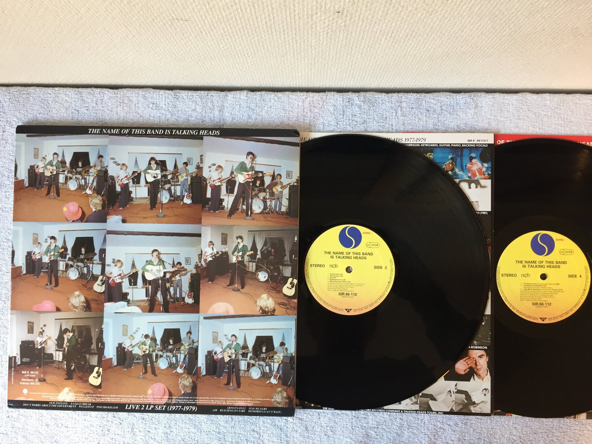 Omslagsbild för skivan TALKING HEADS the name of this band 2xLP ncb -82 SIRE SIR 66112