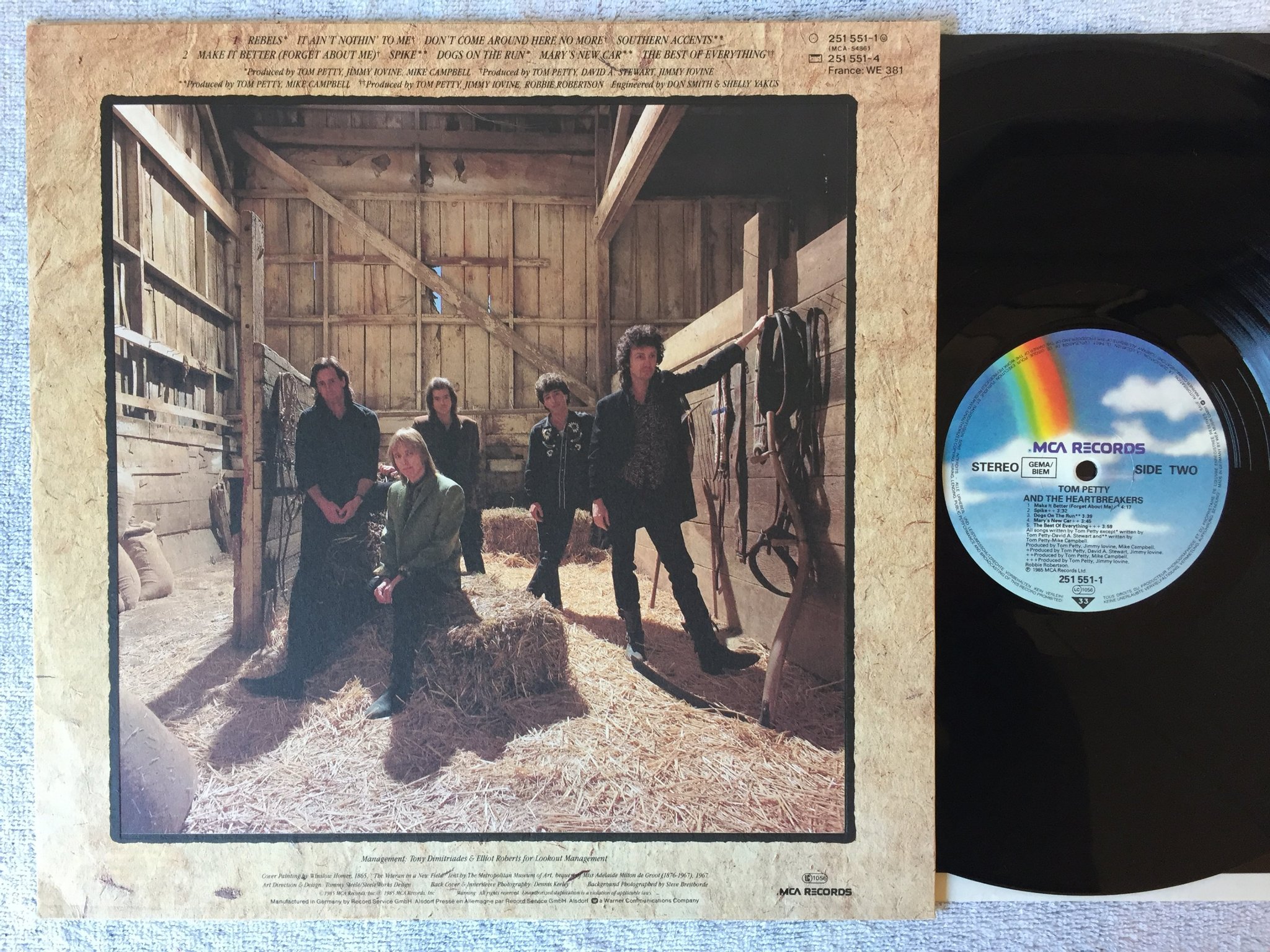 Omslagsbild för skivan Tom Petty & THE HEARTBREAKERS southern accents LP -85 MCA 251551-1