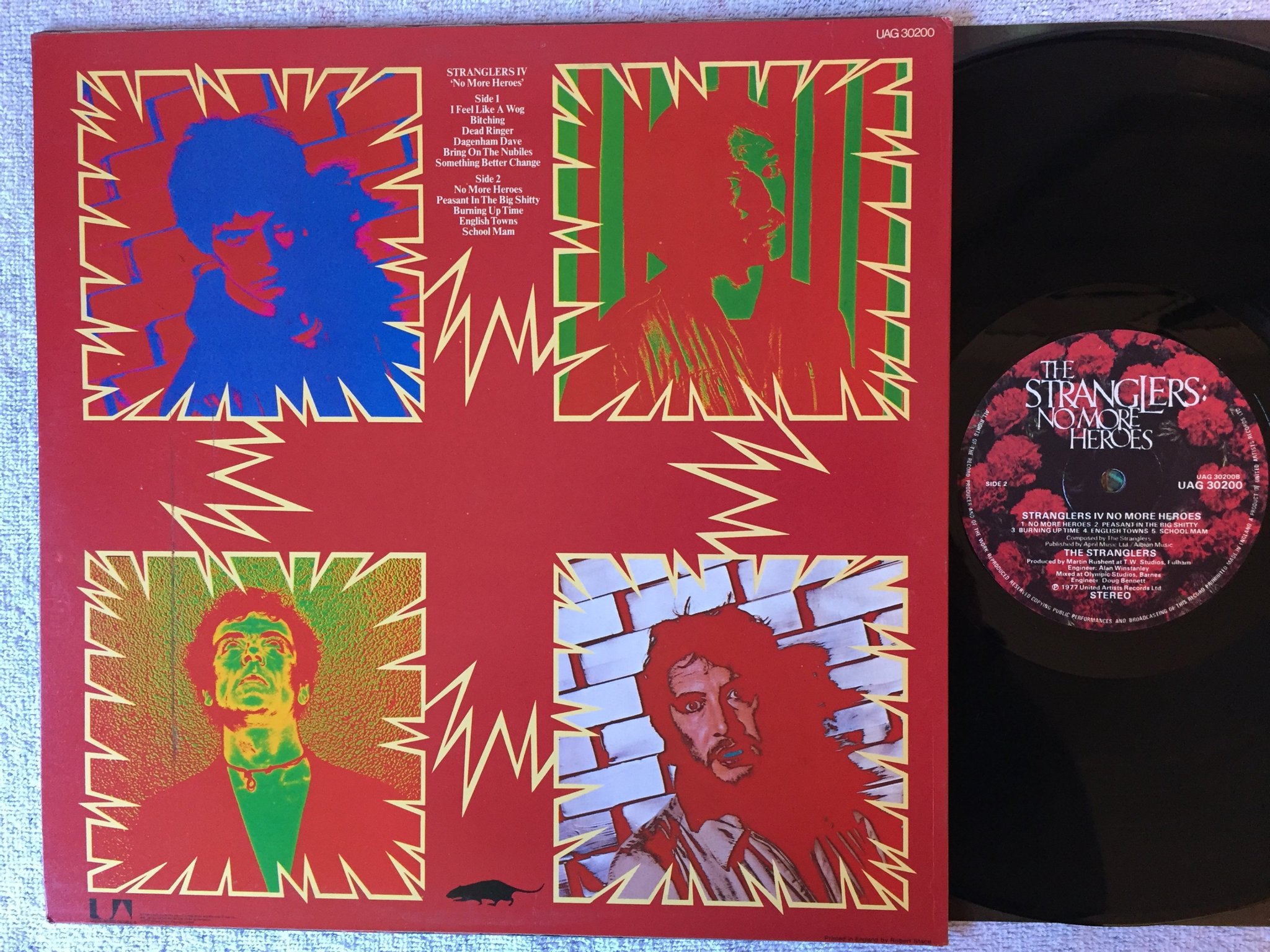 Omslagsbild för skivan THE STRANGLERS no more heroes LP -77 UK UNITED ARTISTS UAG 30200