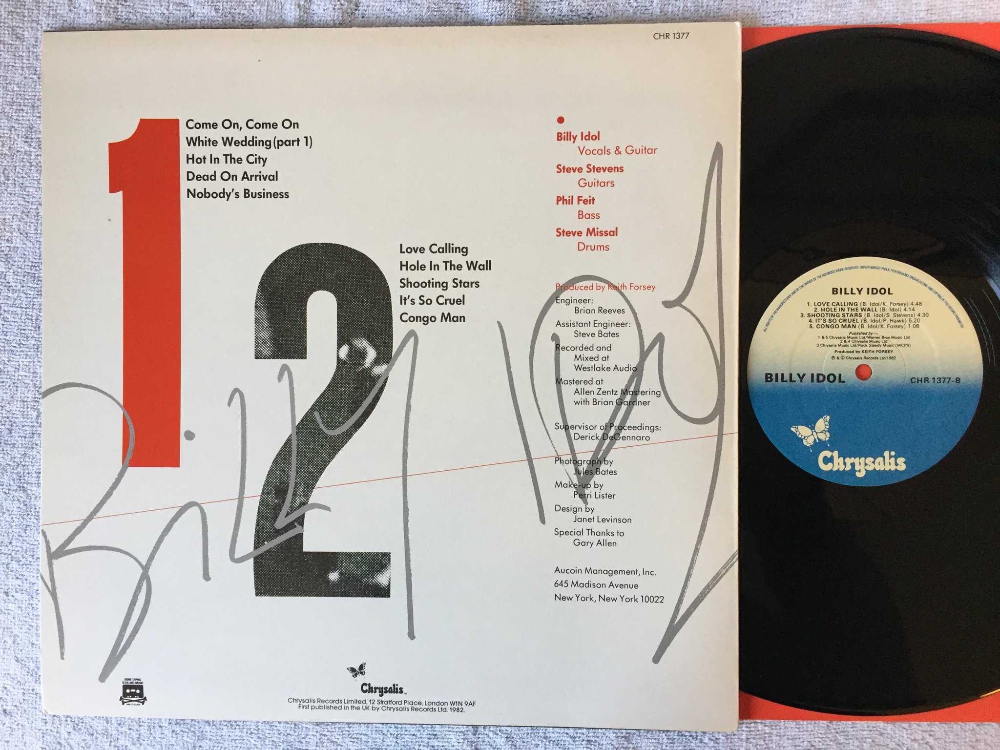 Omslagsbild för skivan BILLY IDOL s/t LP -82 UK CHRYSALIS CHR 1377