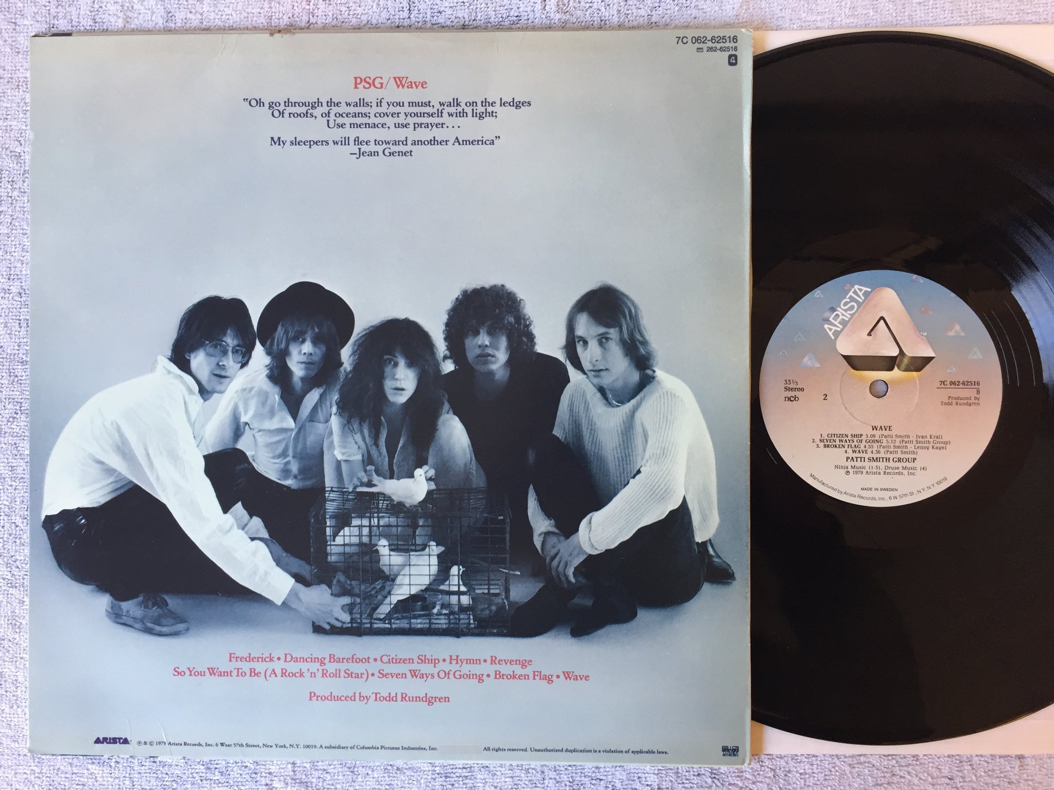Omslagsbild för skivan PATTI SMITH GROUP wave LP -79 ncb ARISTA 7C 062-62516