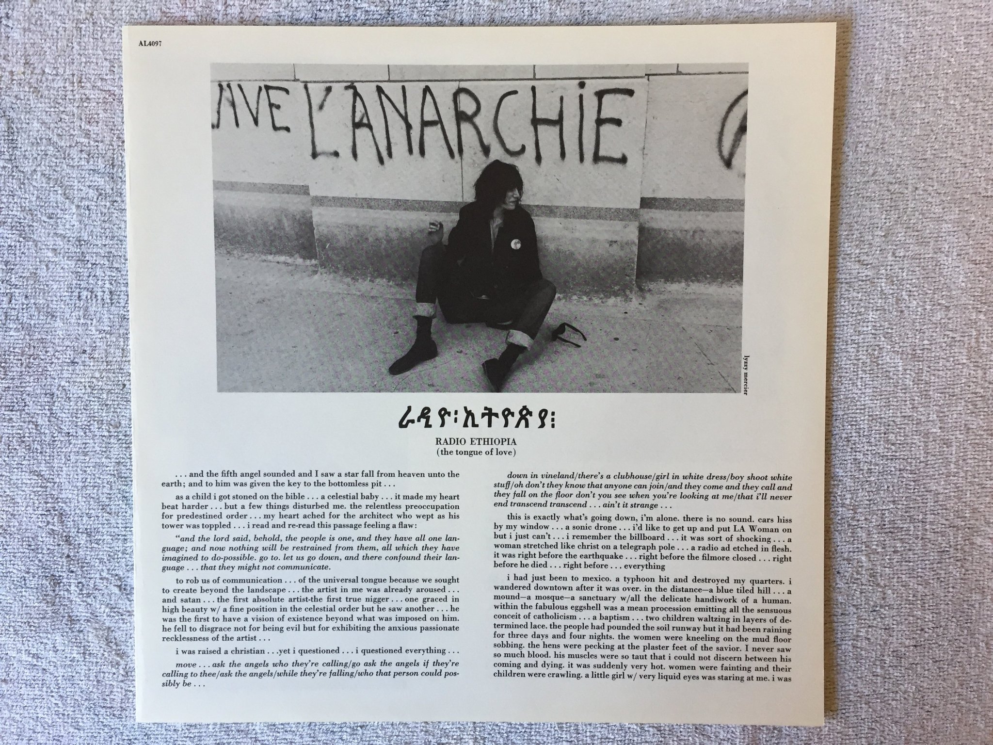 Omslagsbild för skivan PATTI SMITH radio ethiopia LP -76 ncb ARISTA AL 4097