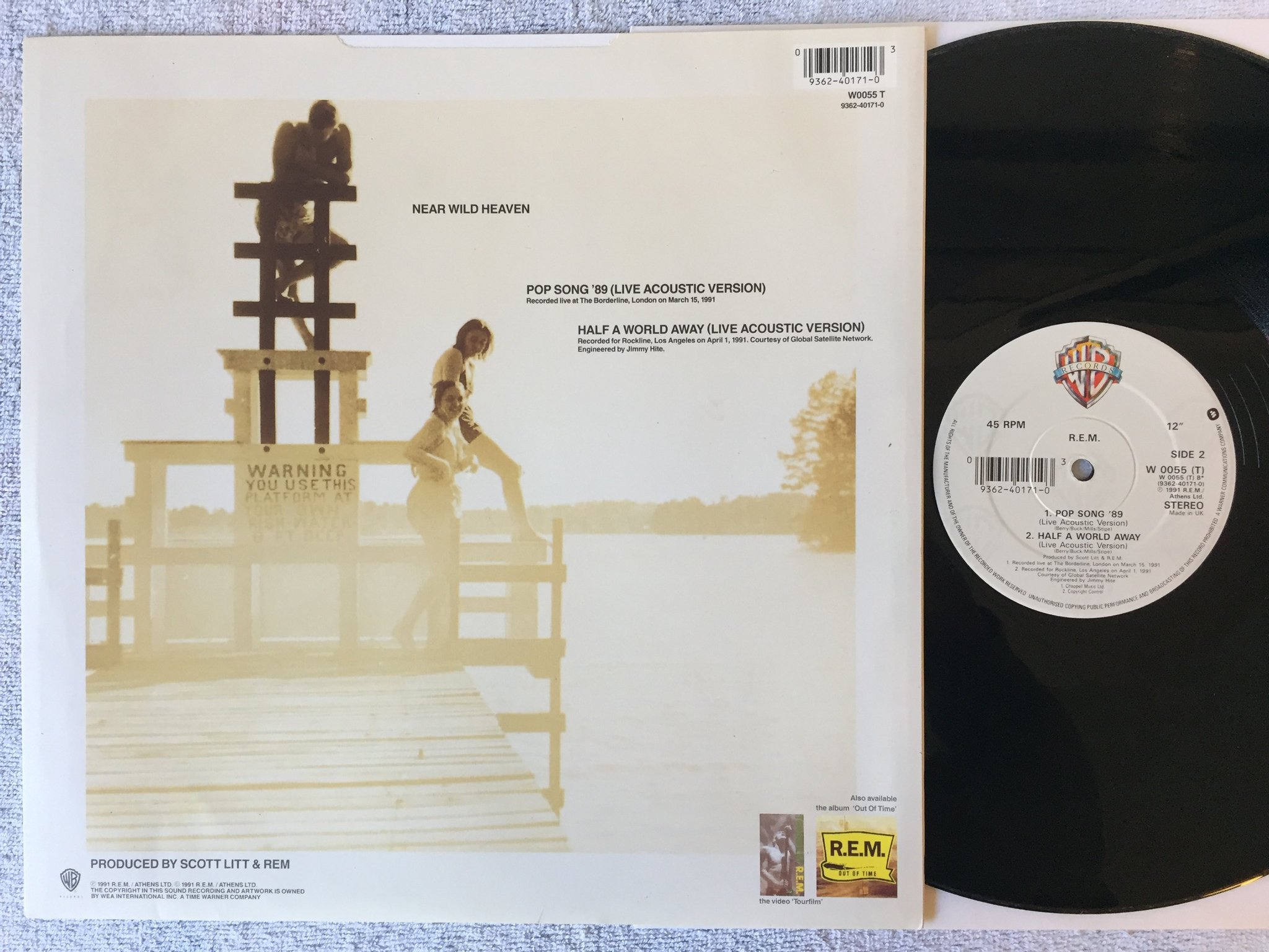 Omslagsbild för skivan R.E.M. Near Wild Heaven 12"single -91 UK WARNER BROS W 0055 (T)