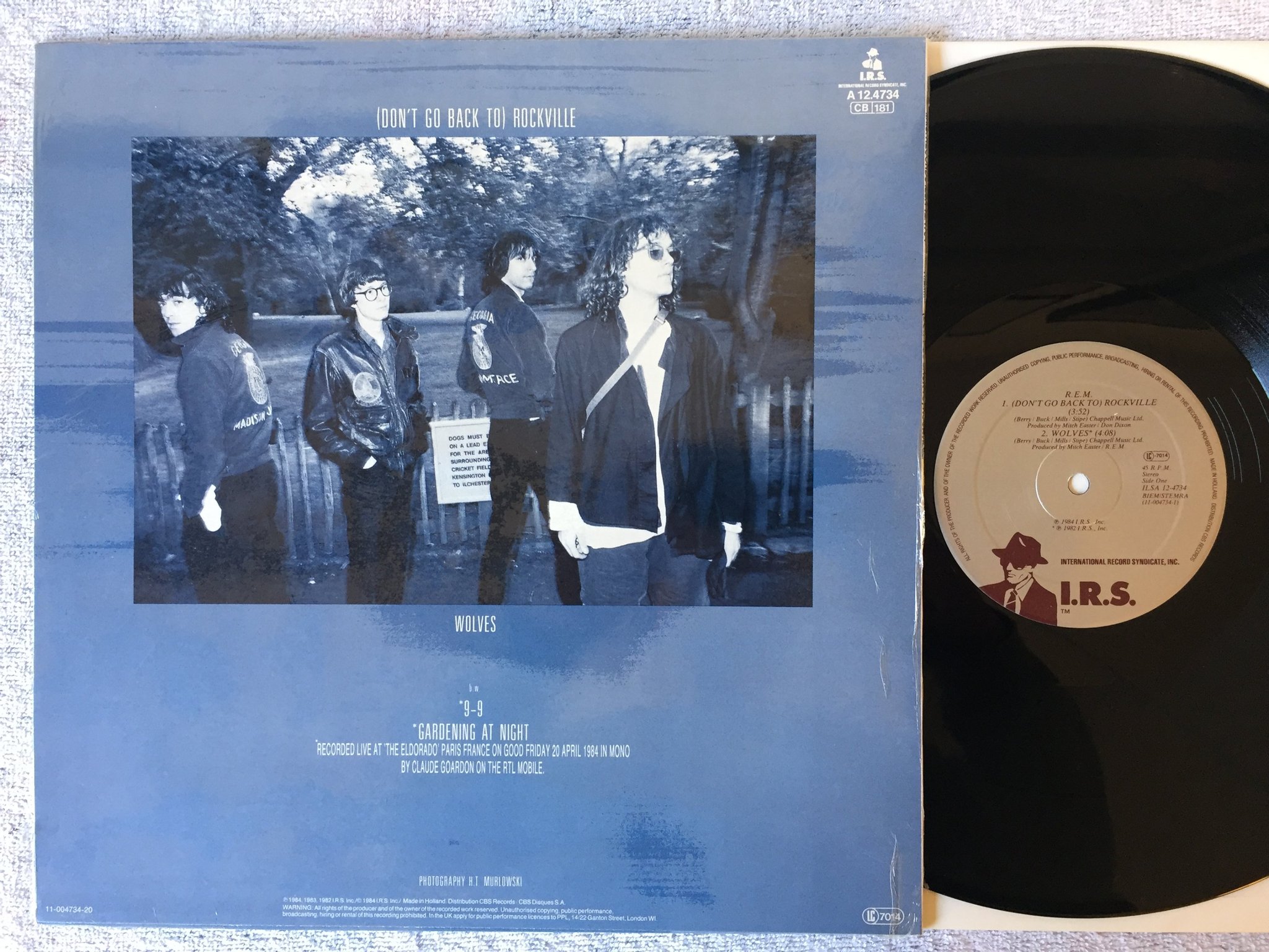 Omslagsbild för skivan R.E.M. rockville 12"ep -84 Hol I.R.S. A 12.4734 blue sleeve