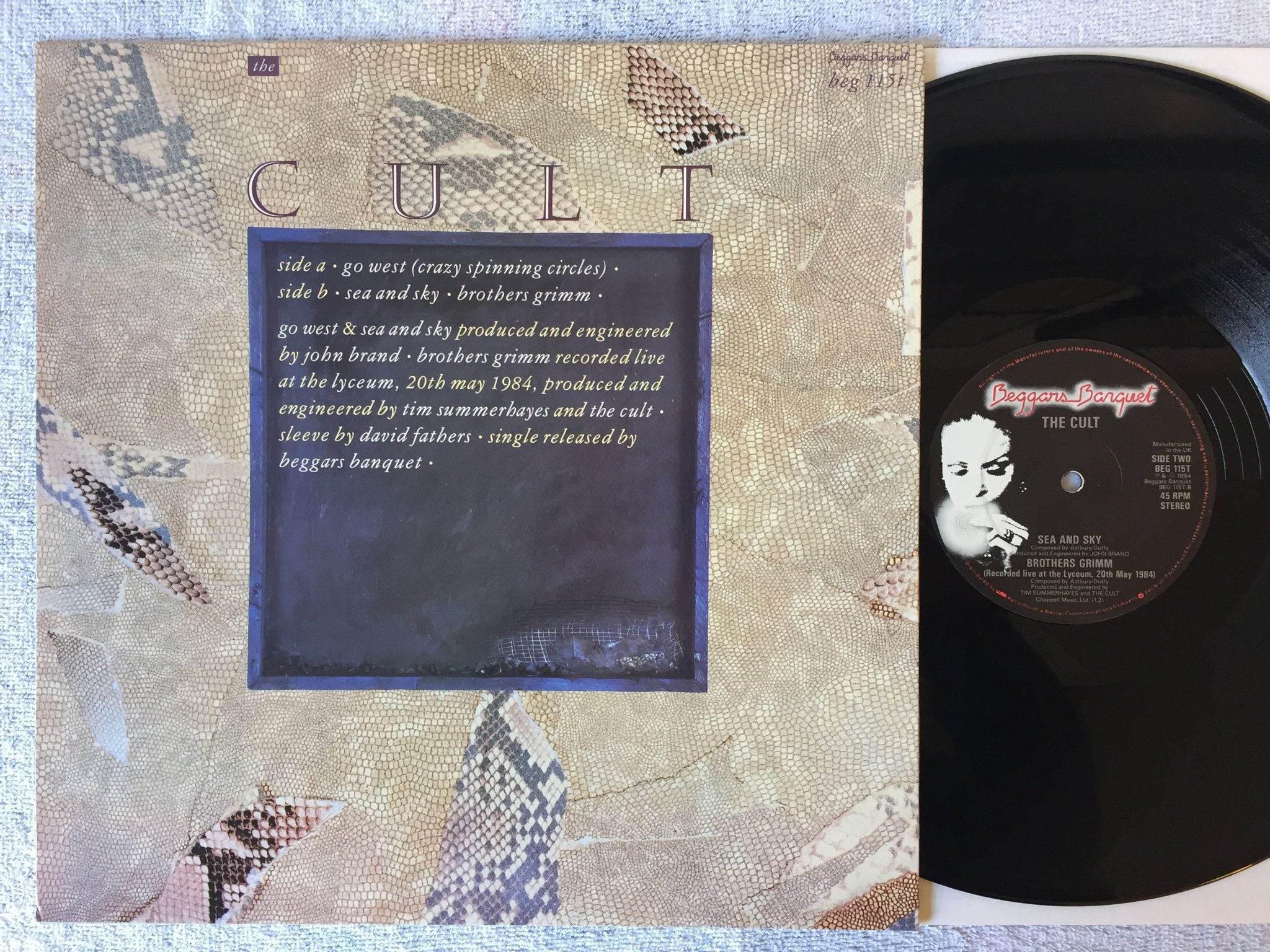 Omslagsbild för skivan THE CULT go west 12"single -84 UK BEGGARS BANQUET BEG 115T