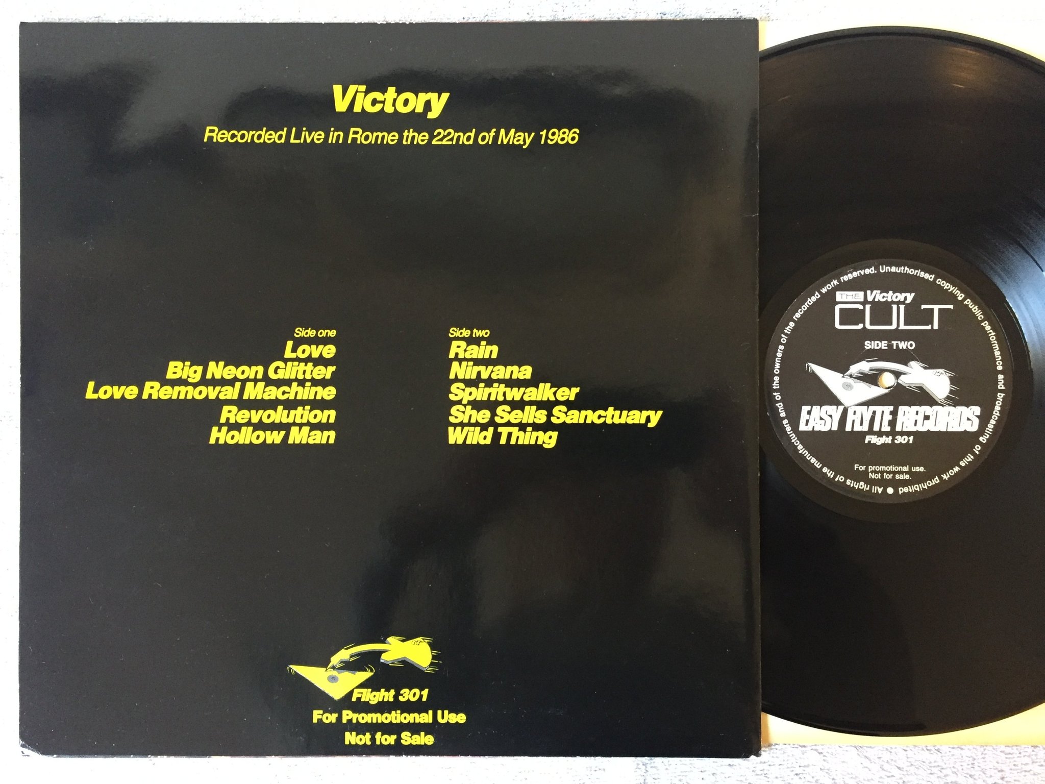 Omslagsbild för skivan THE CULT Victory LP -86 ITA easy flyte FLIGHT 301