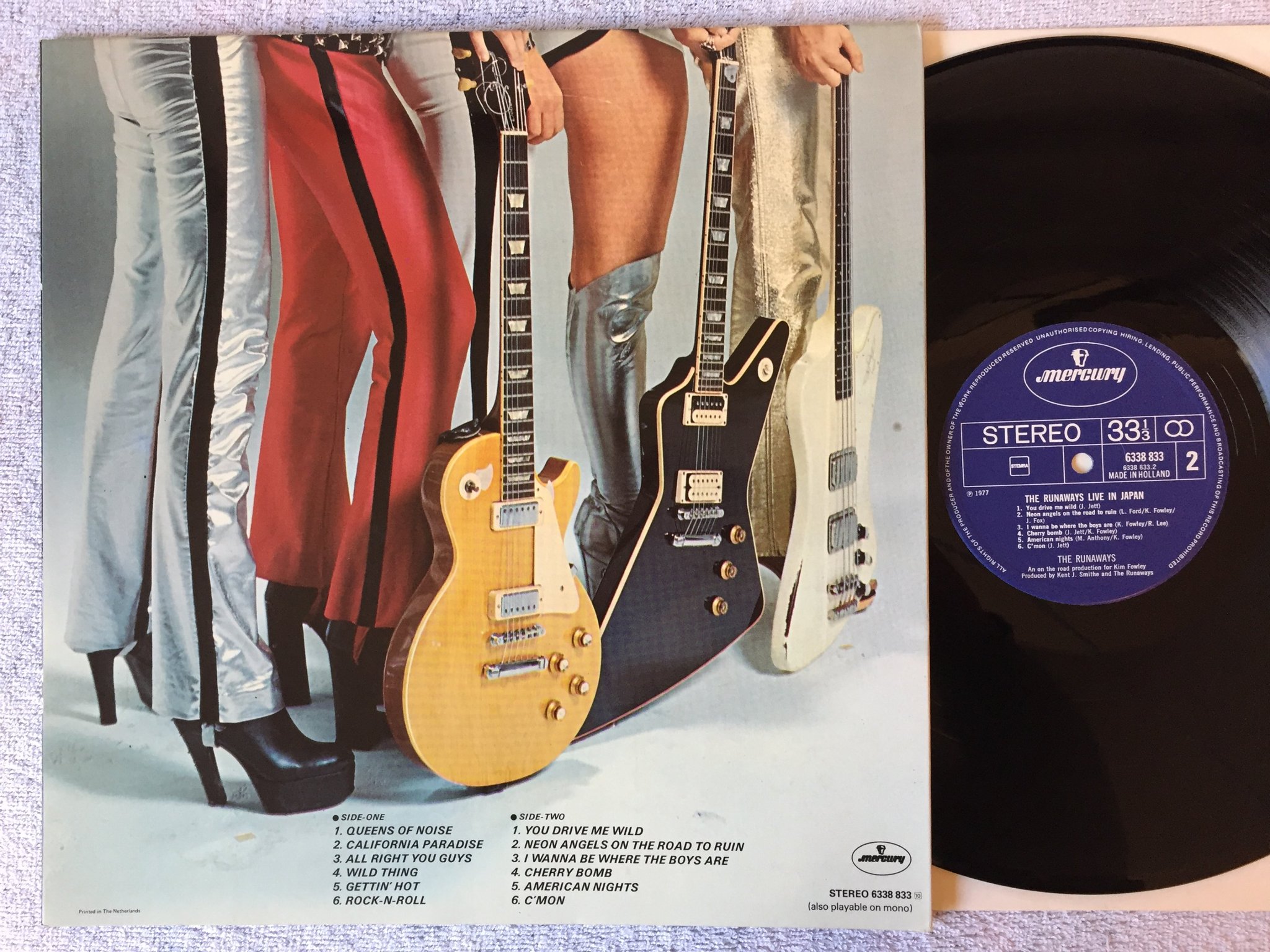Omslagsbild för skivan THE RUNAWAYS live in Japan LP -77 Hol MERCURY 6338 833