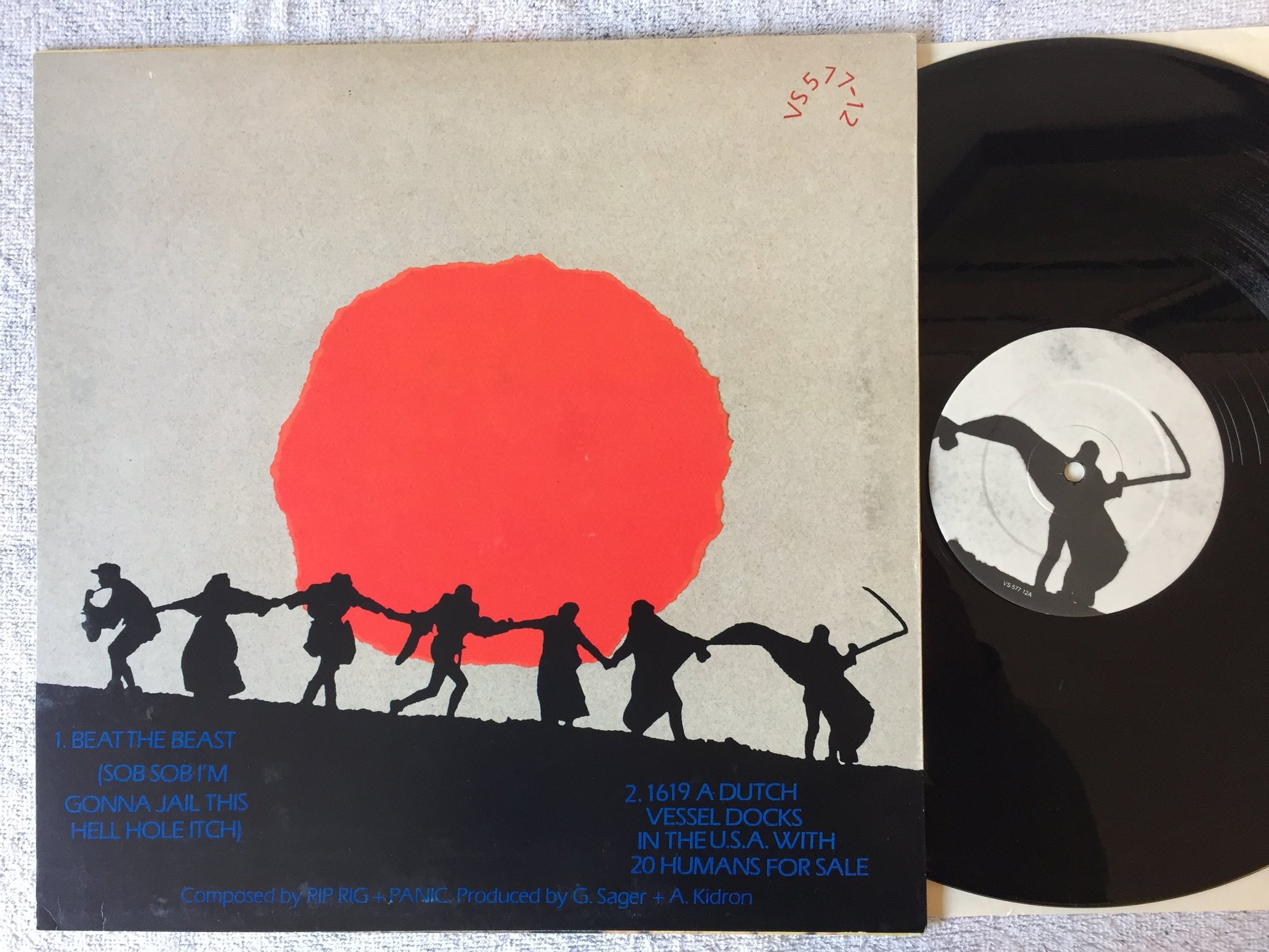 Omslagsbild för skivan RIP RIG + PANIC Beat The Beast 12"single -83 UK VIRGIN VS 577-12