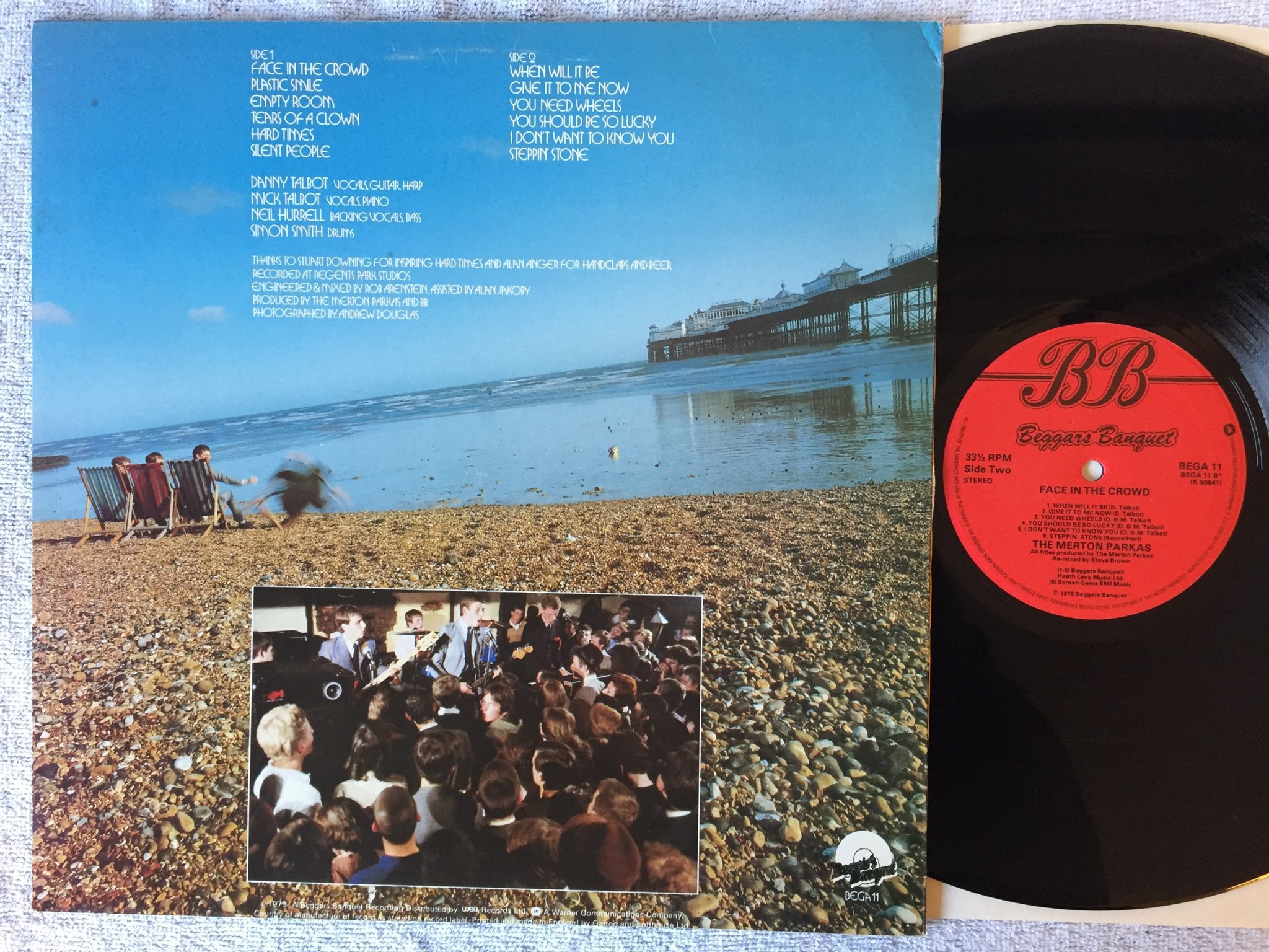 Omslagsbild för skivan THE MERTON PARKAS face in the crowd LP -79 UK BEGGARS BANQUET BEGA 11