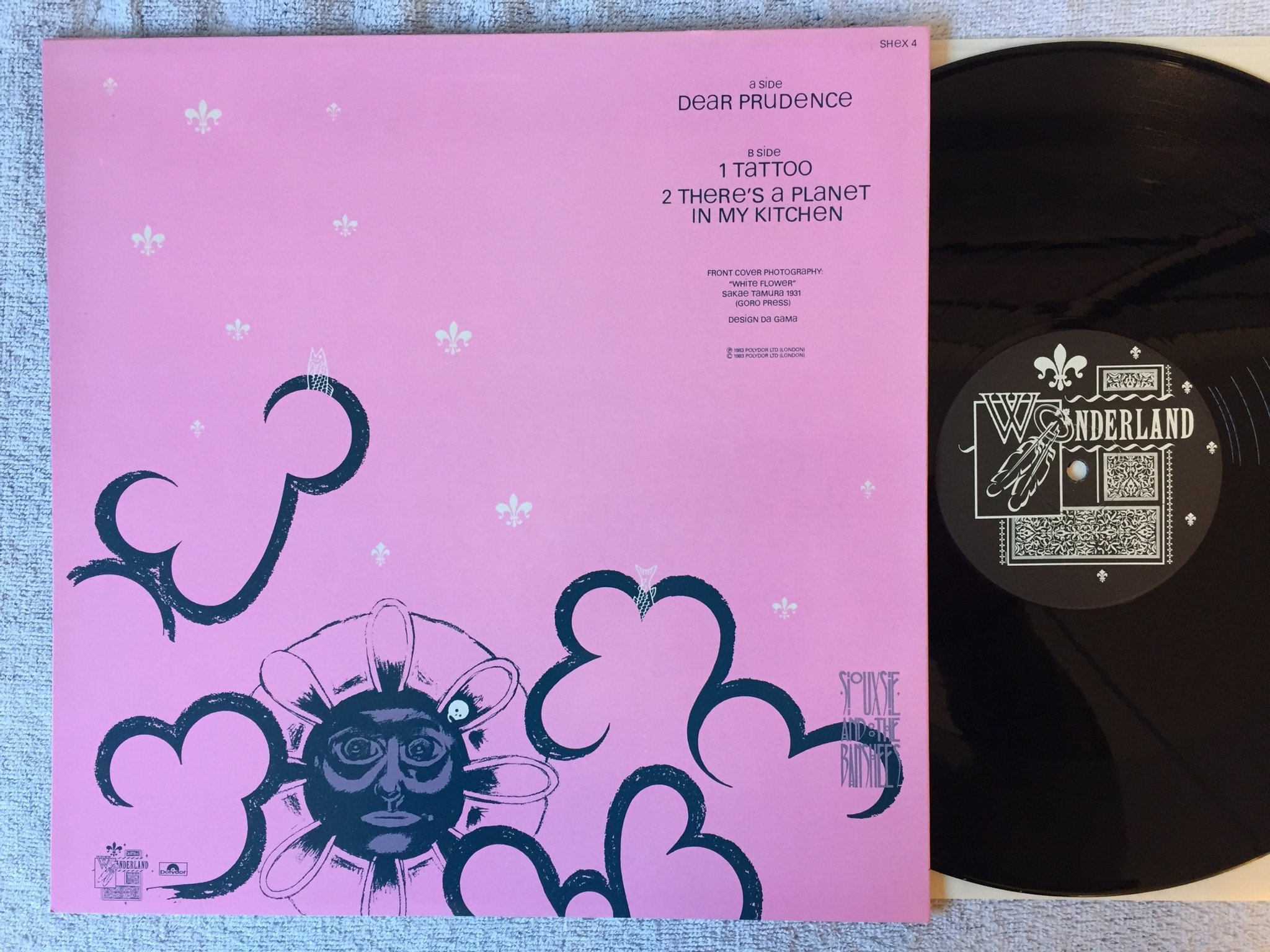 Omslagsbild för skivan SIOUXSIE & THE BANSHEES Dear Prudence 12"single -83 UK WONDERLAND SHEX 4