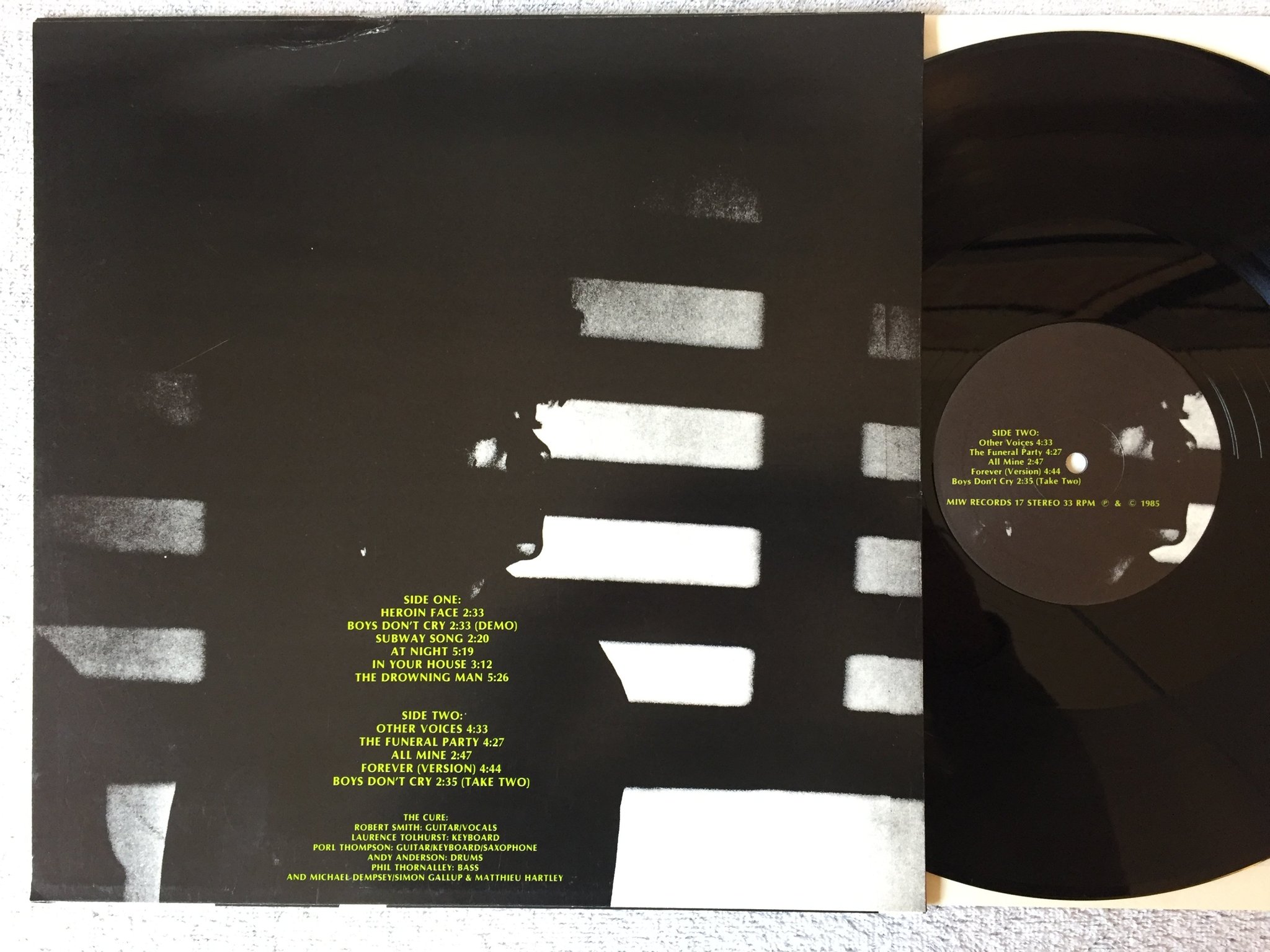 Omslagsbild för skivan THE CURE let's go LP -85 MIW RECORDS 17 