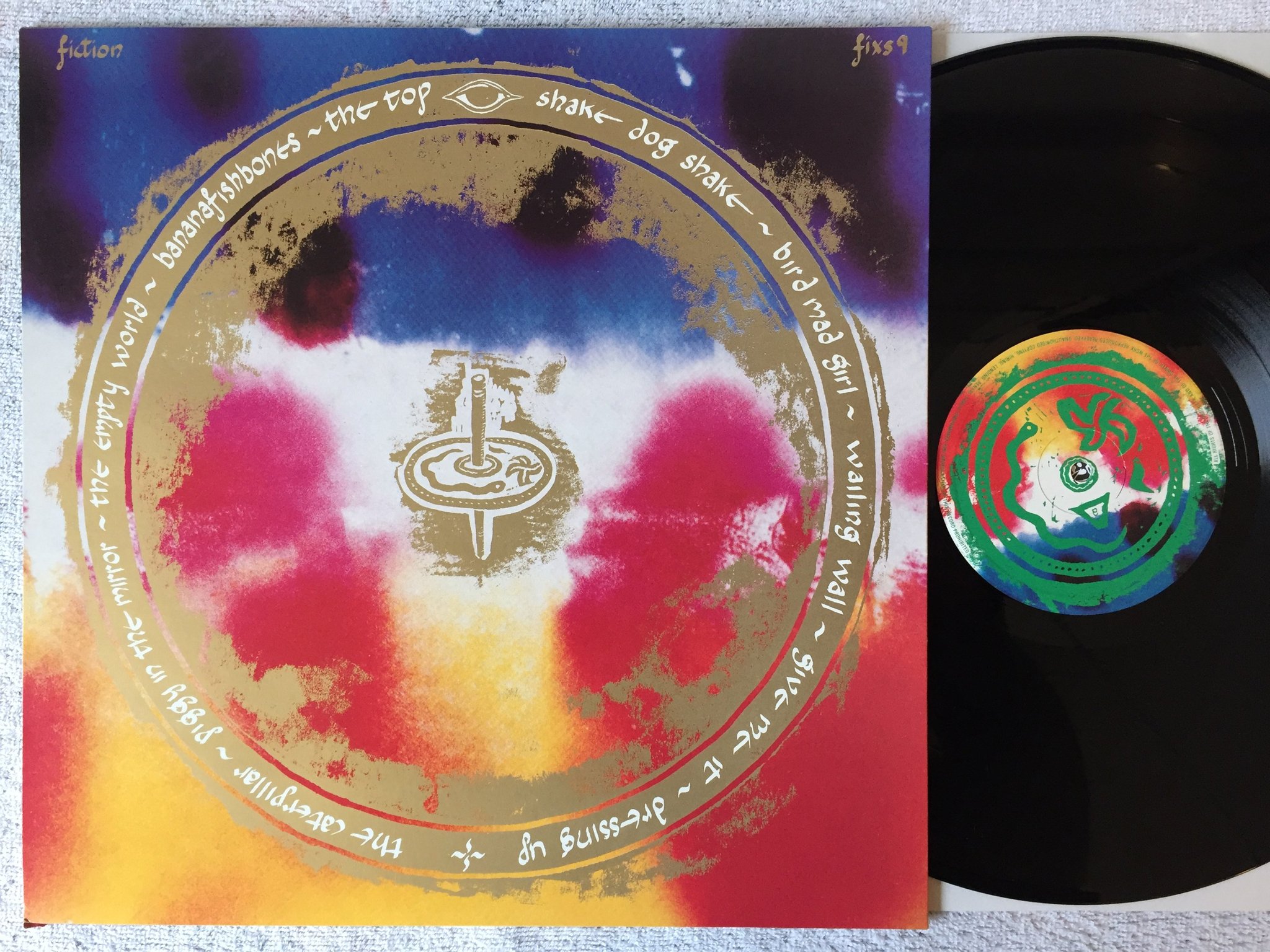 Omslagsbild för skivan THE CURE The Top LP -84 UK  FICTION FIX9