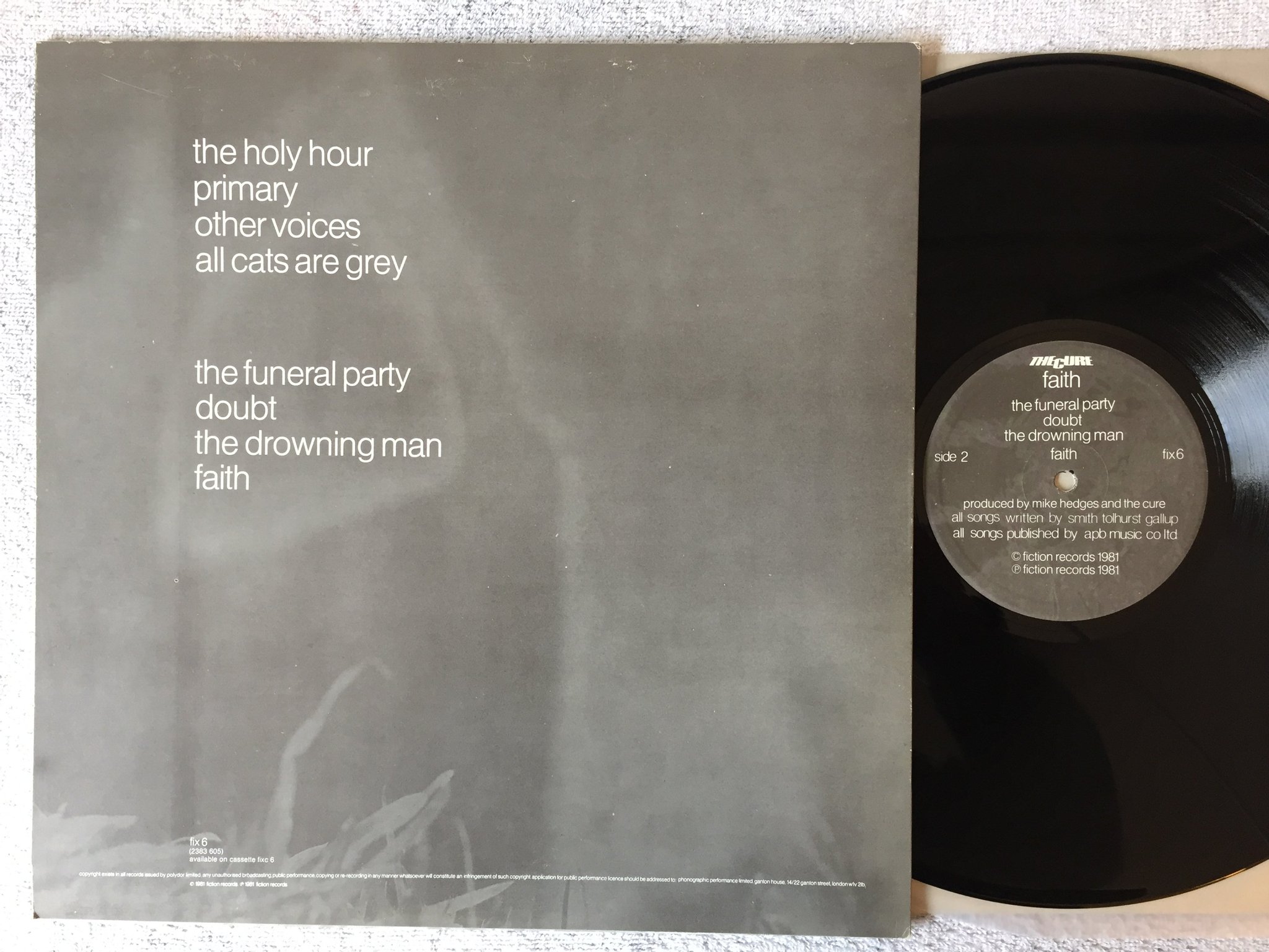 Omslagsbild för skivan THE CURE faith LP -81 UK  FICTION FIX6 Black Text A-side