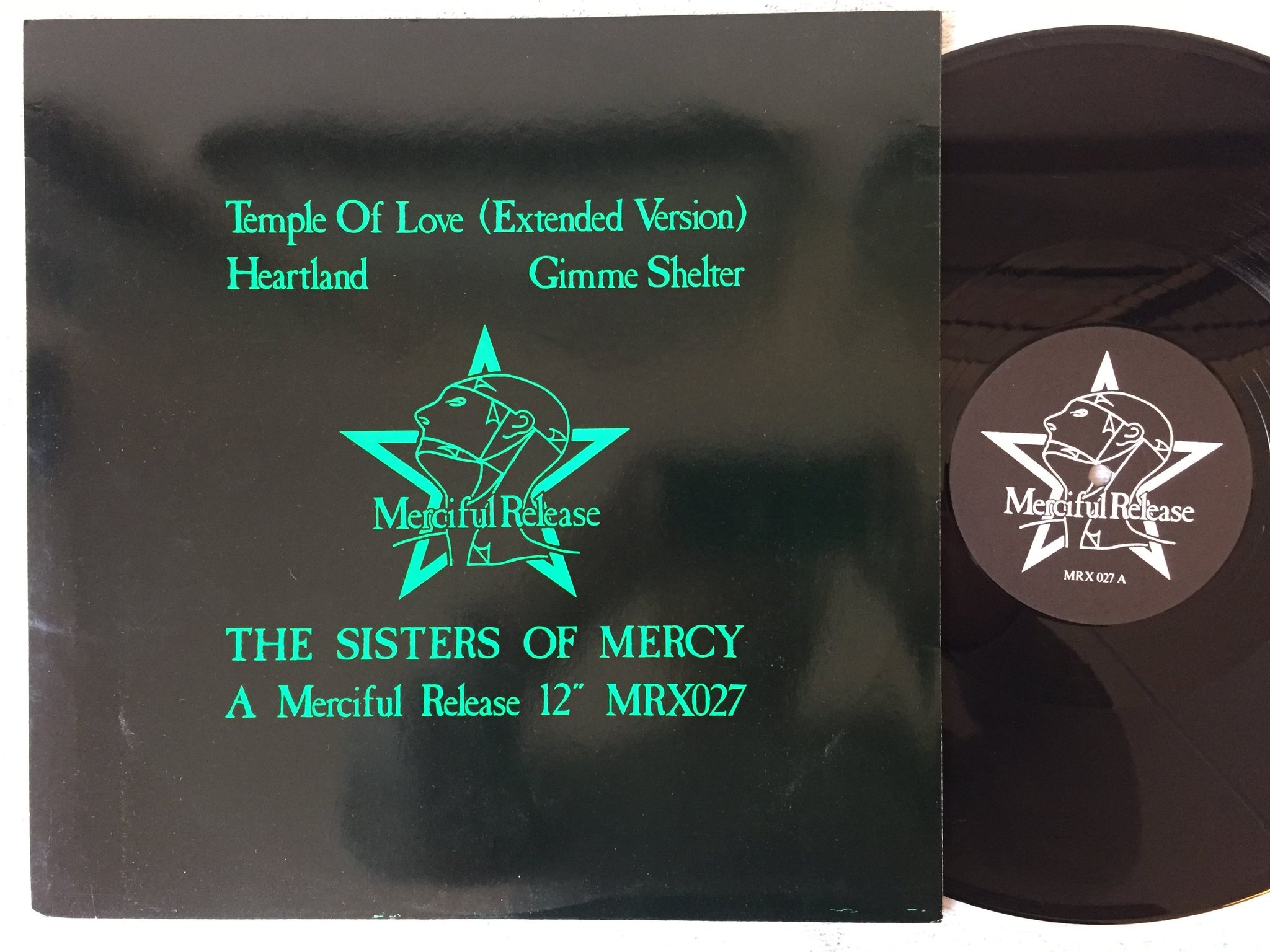 Omslagsbild för skivan THE SISTERS OF MERCY Temple Of Love 12"single -83 UK MERCIFUL MRX027