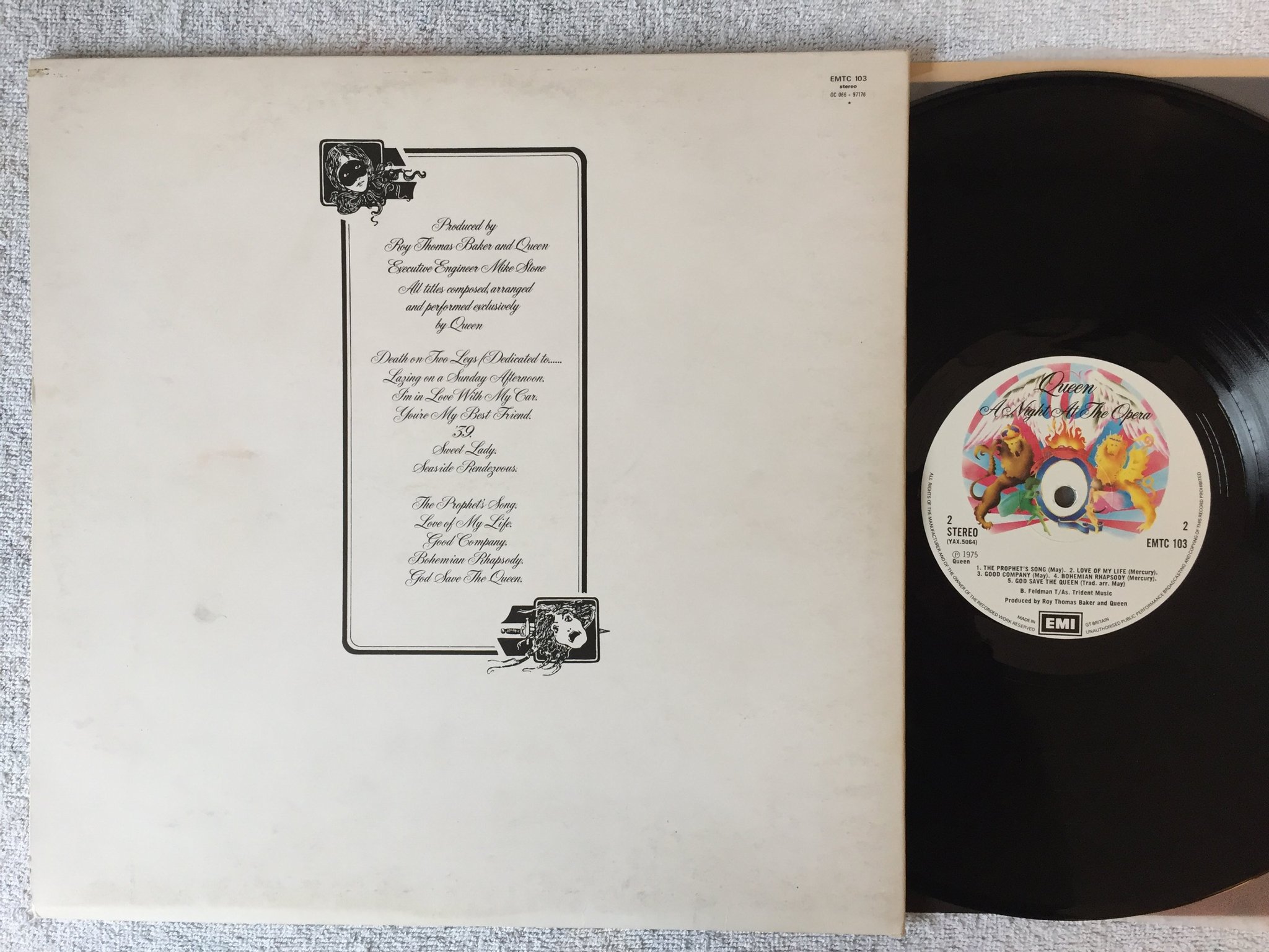 Omslagsbild för skivan THE QUEEN a night at the opera LP -75 UK EMI EMTC 103 Classic rock ! ! 