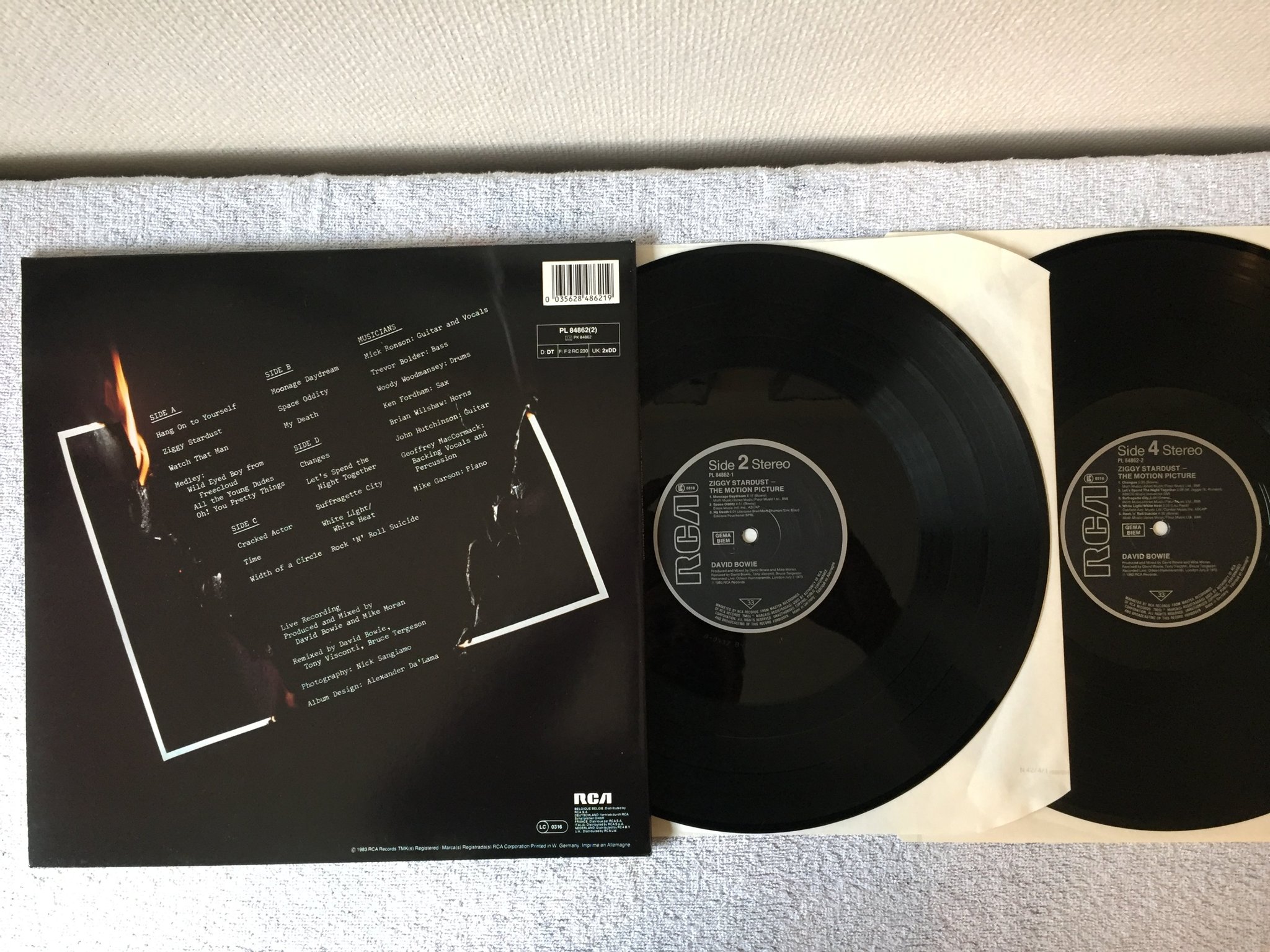 Omslagsbild för skivan DAVID BOWIE Ziggy stardust the motion picture 2xLP -83 Ger RCA PL 84862-2