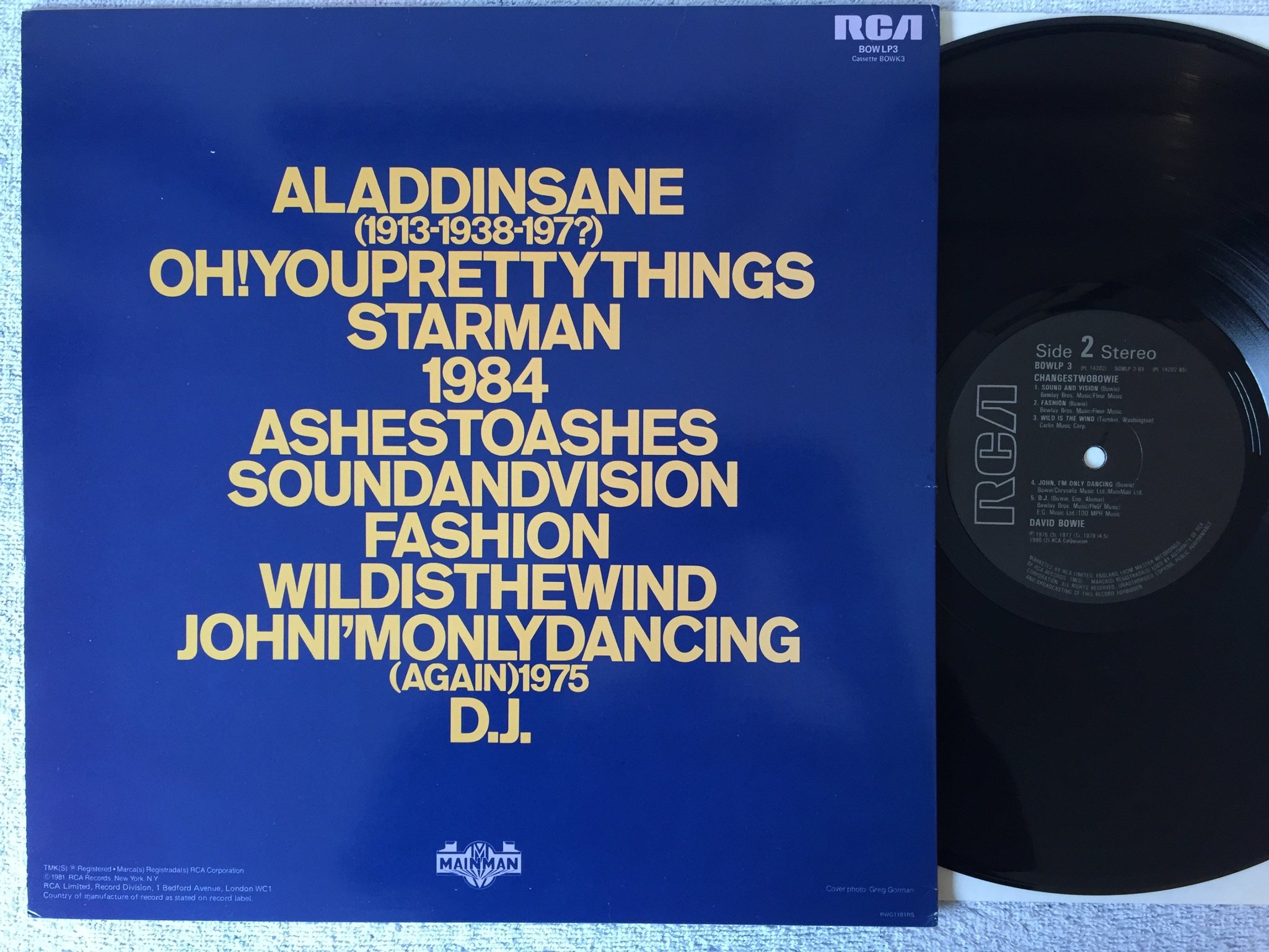 Omslagsbild för skivan DAVID BOWIE changestwobowie LP -80 UK RCA BOWLP 3