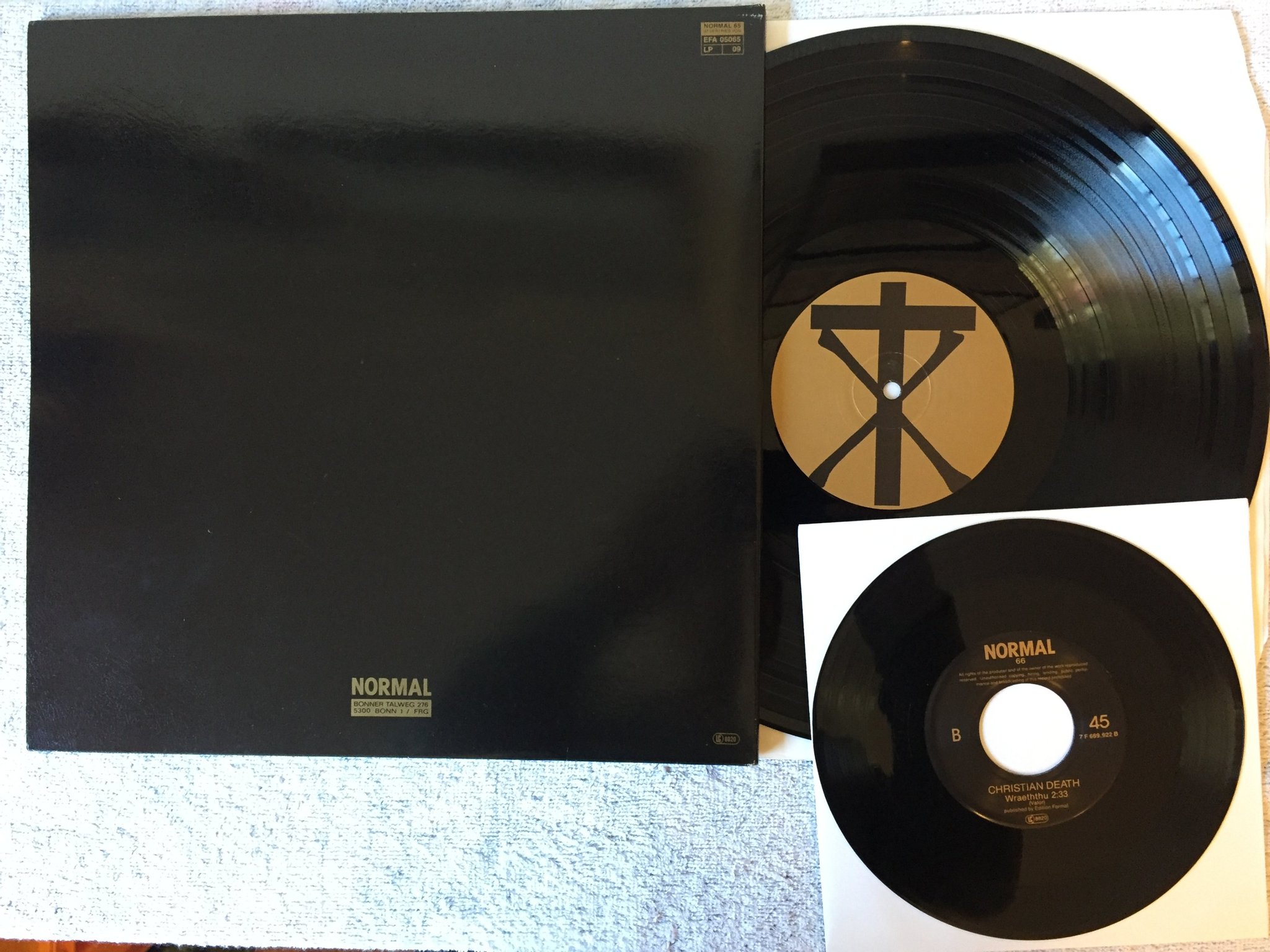 Omslagsbild för skivan CHRISTIAN DEATH The Scriptures LP + 7"single -97 Ger NORMAL 65