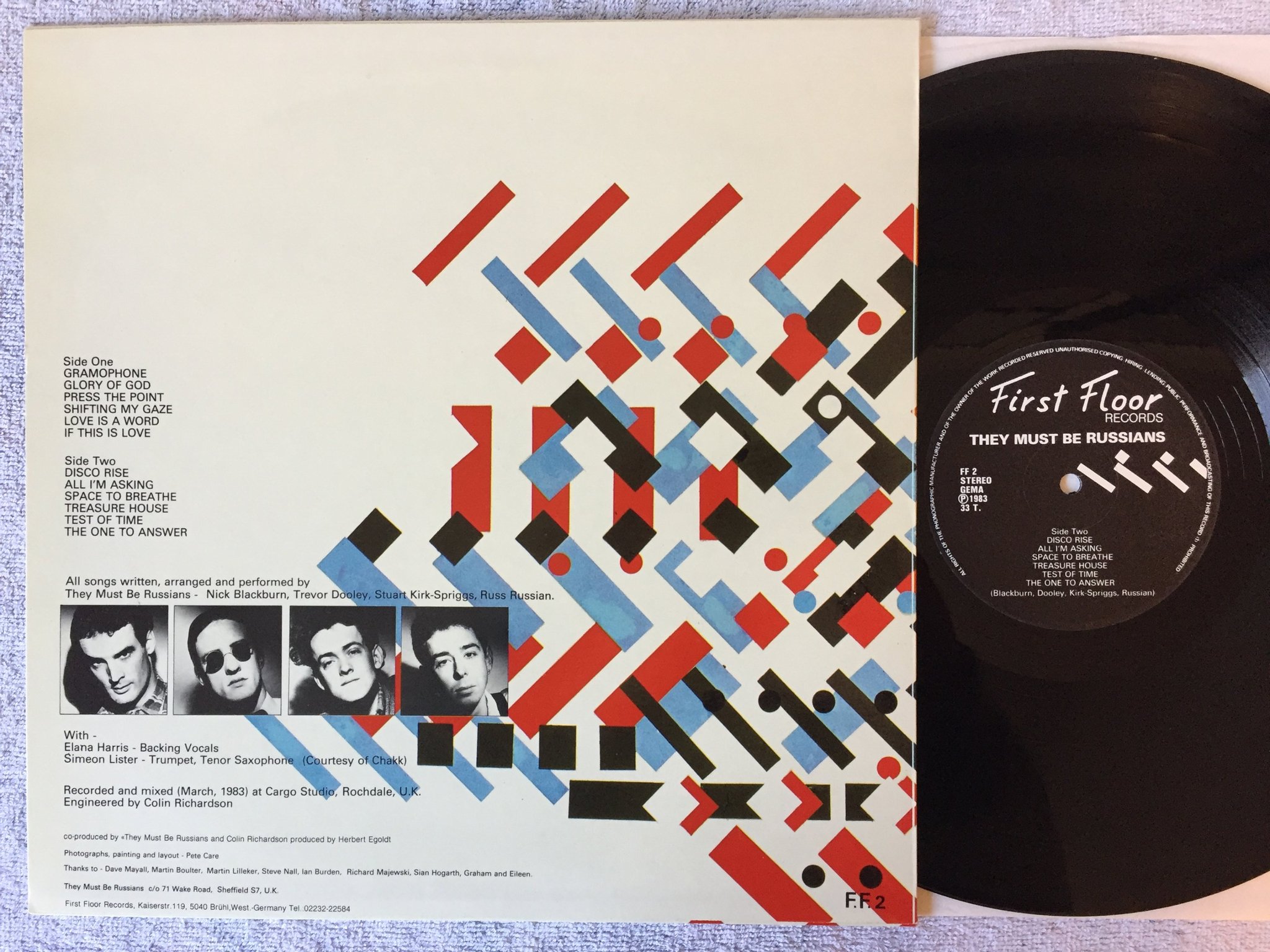 Omslagsbild för skivan THEY MUST BE RUSSIANS s/t LP -83 Ger FIRST FLOOR FF 2 