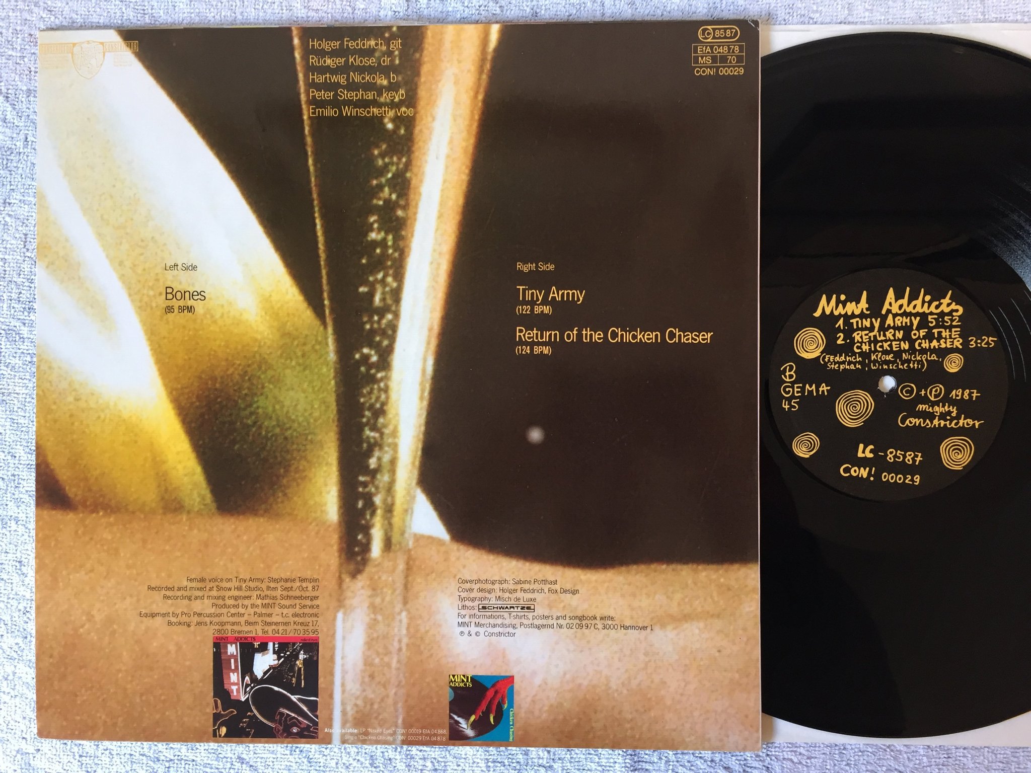 Omslagsbild för skivan MINT ADDICTS Get Out Of The Ghetto! 12"single -87 Ger CONSTRICTOR CON! 00029