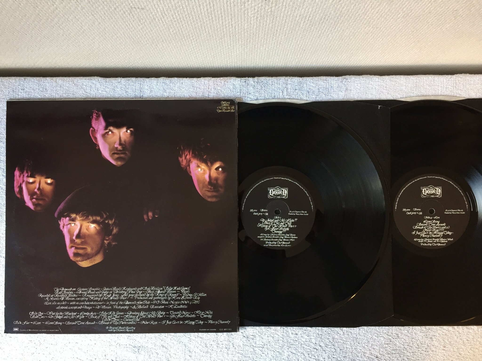 Omslagsbild för skivan THE DAMNED The Black Album 2xLP -80 UK CHISWICK CWK3015