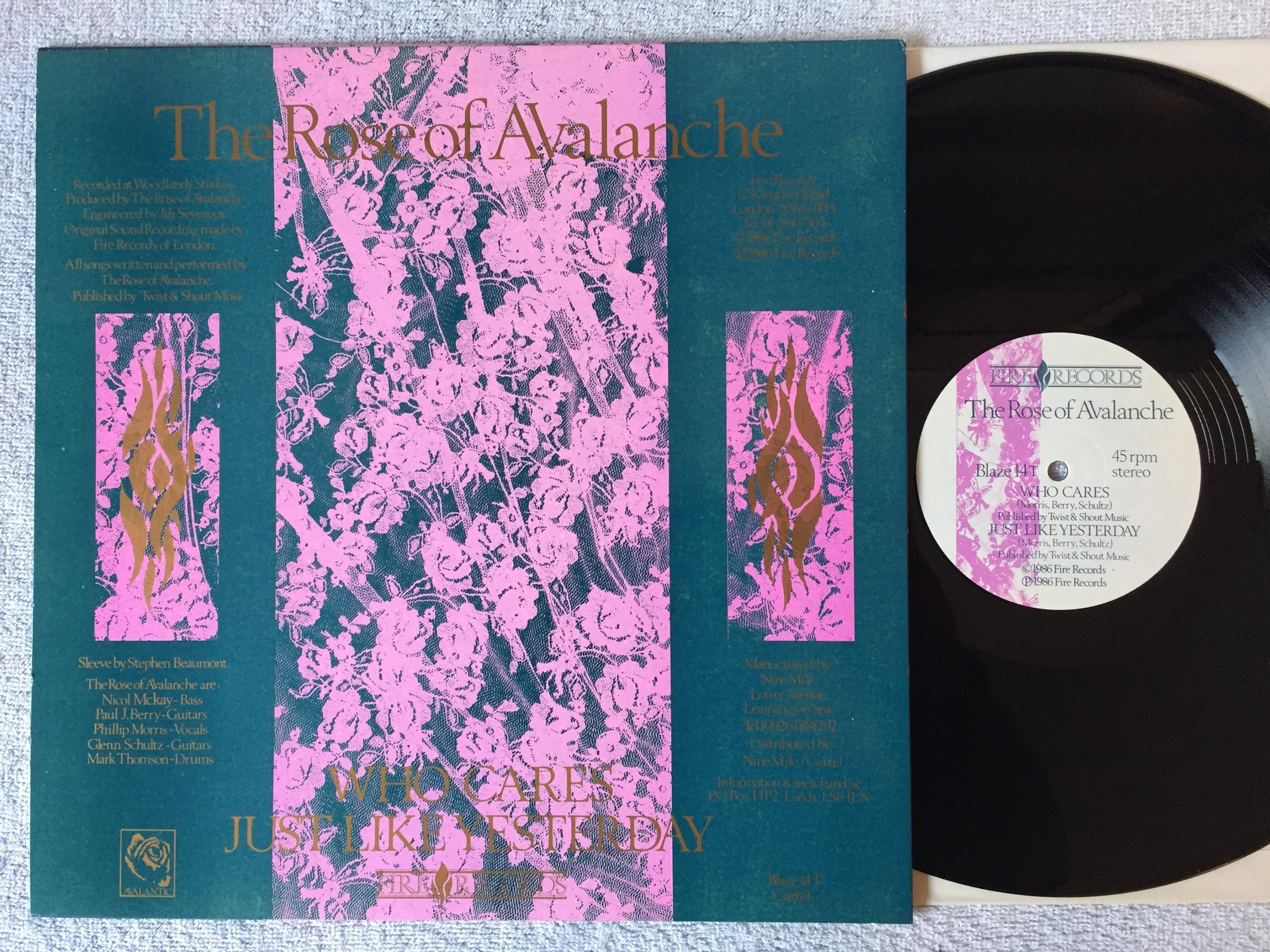 Omslagsbild för skivan THE ROSE OF AVALANCHE Velveteen 12"single UK FIRE BLAZE 14T