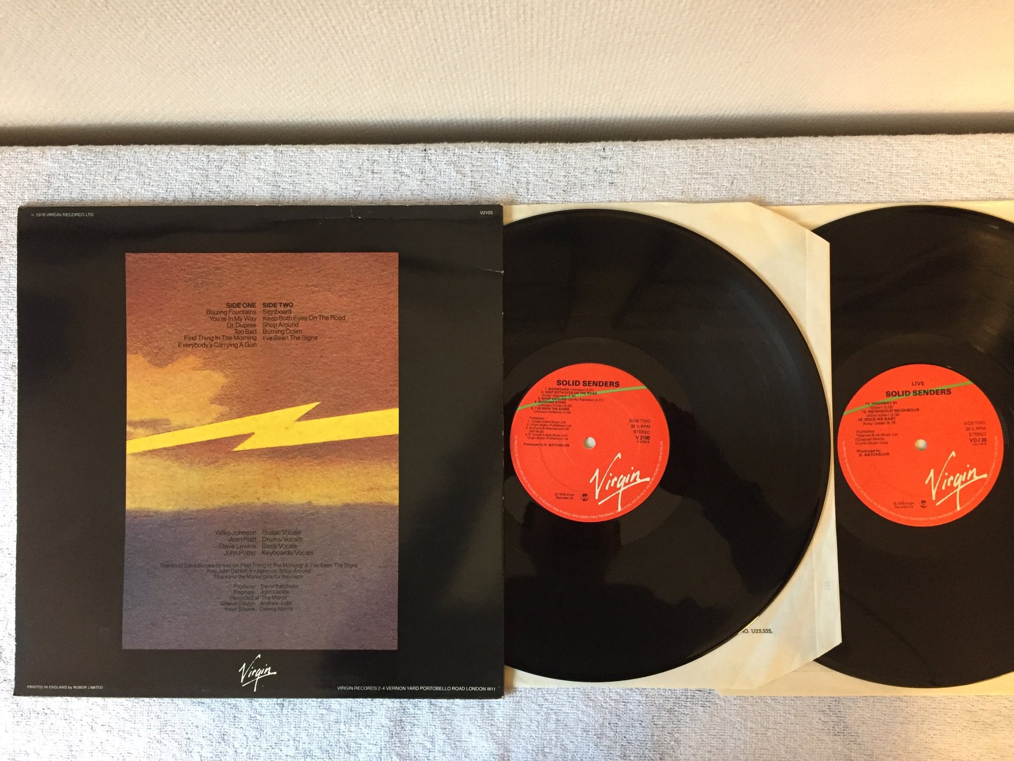 Omslagsbild för skivan SOLID SENDERS S/T 2xLP -78 UK VIRGIN V 2105
