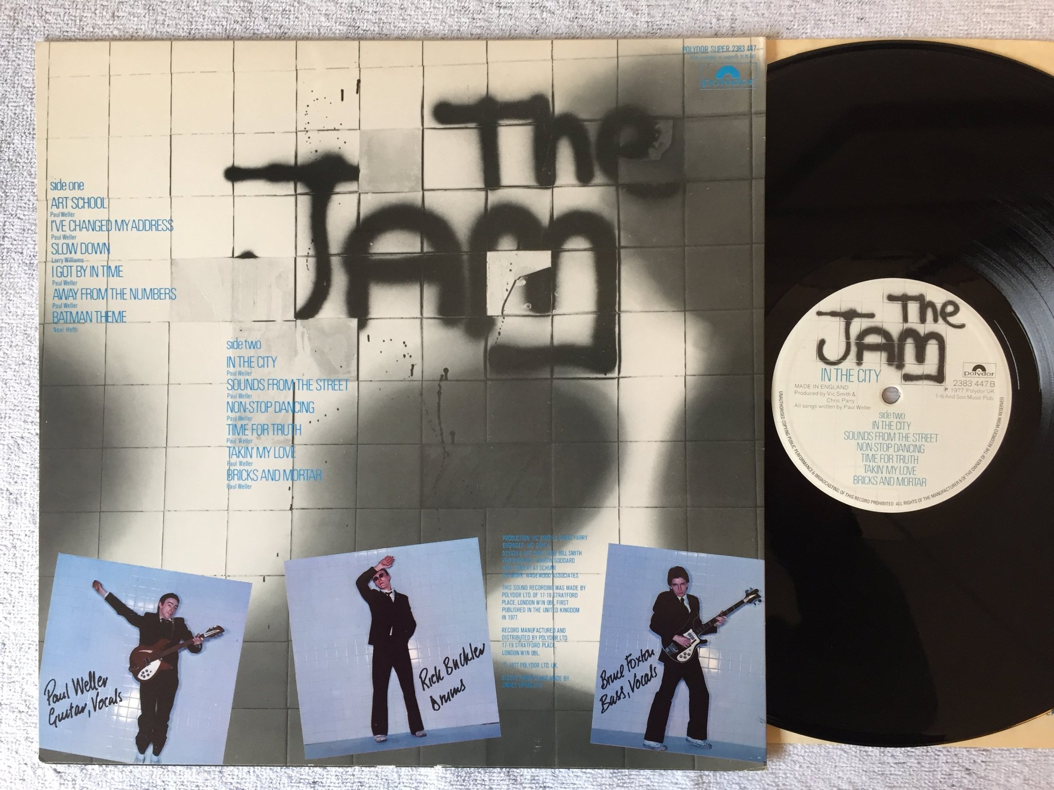 Omslagsbild för skivan THE JAM In The City LP -77 UK POLYDOR 2383 447