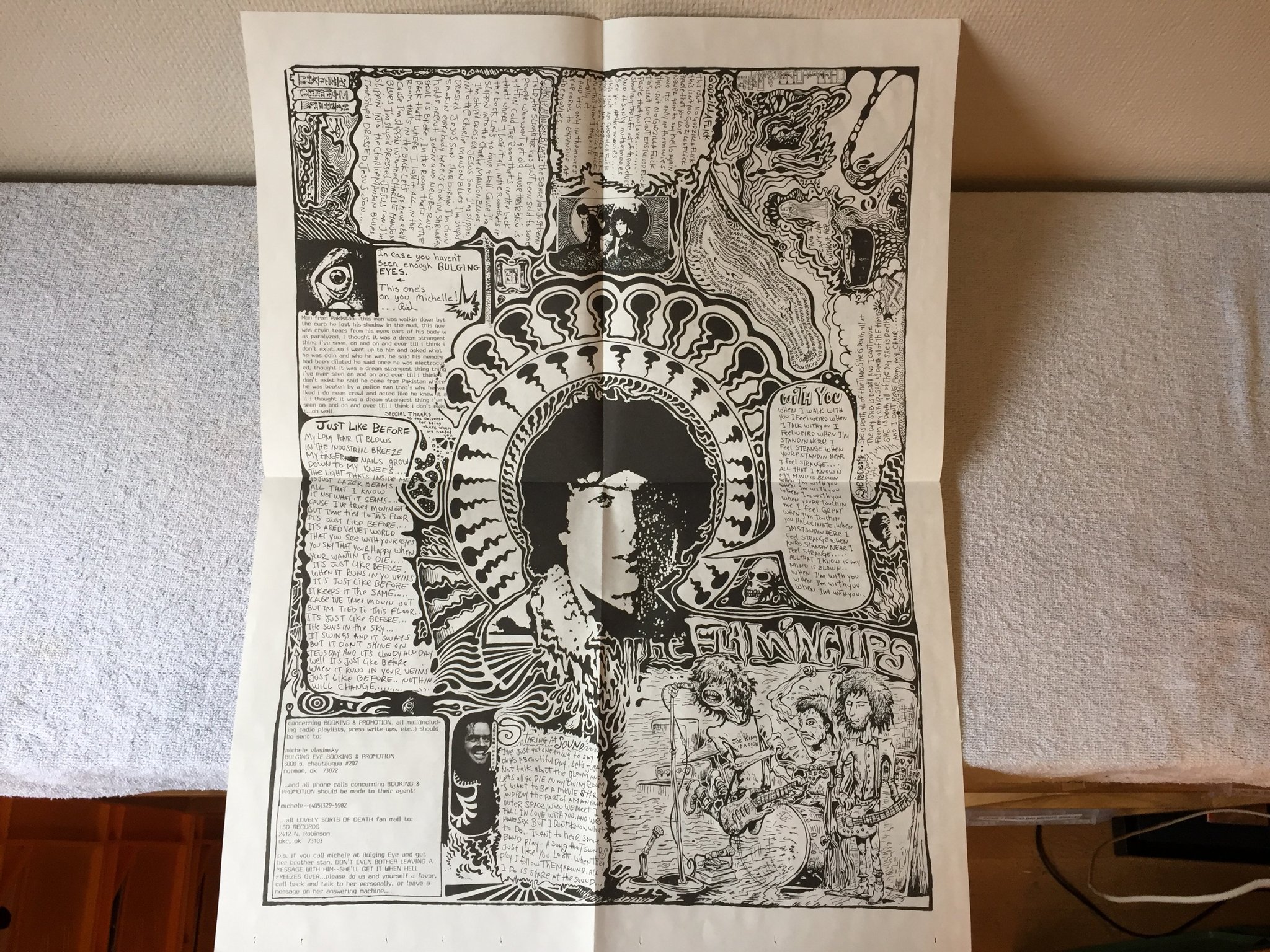 Omslagsbild för skivan THE FLAMING LIPS hear it is LP -86 US PINK DUST 72173-1 ltd MEGA RARE!!!