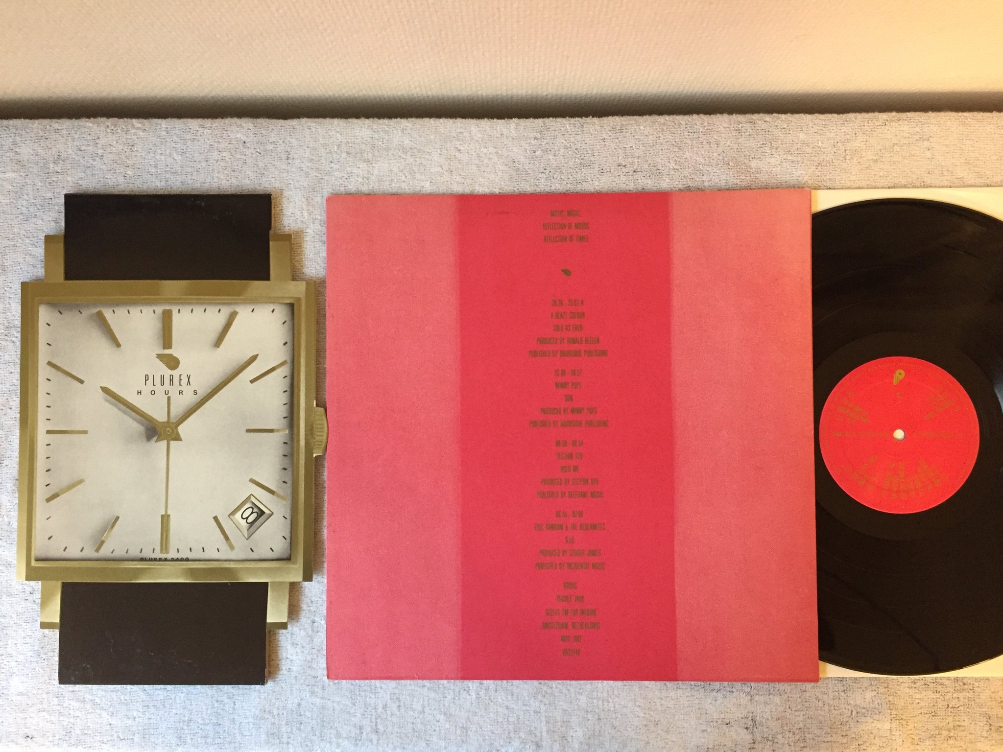 Omslagsbild för skivan V/A hours LP -82 Hol PLUREX 2400 synth-pop . new wave