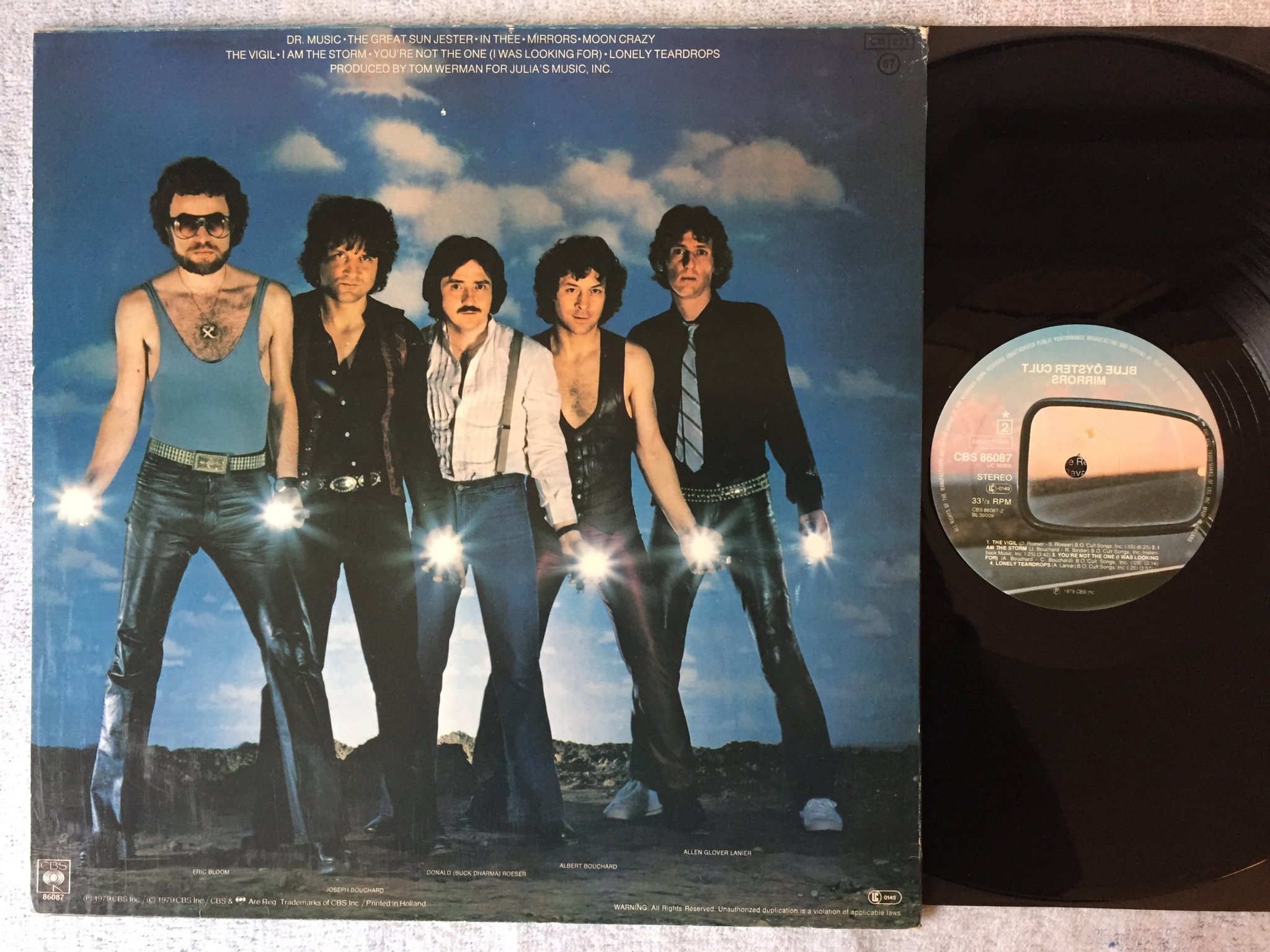 Omslagsbild för skivan BLUE ÖYSTER CULT Mirrors LP -79 CBS CBS 86087