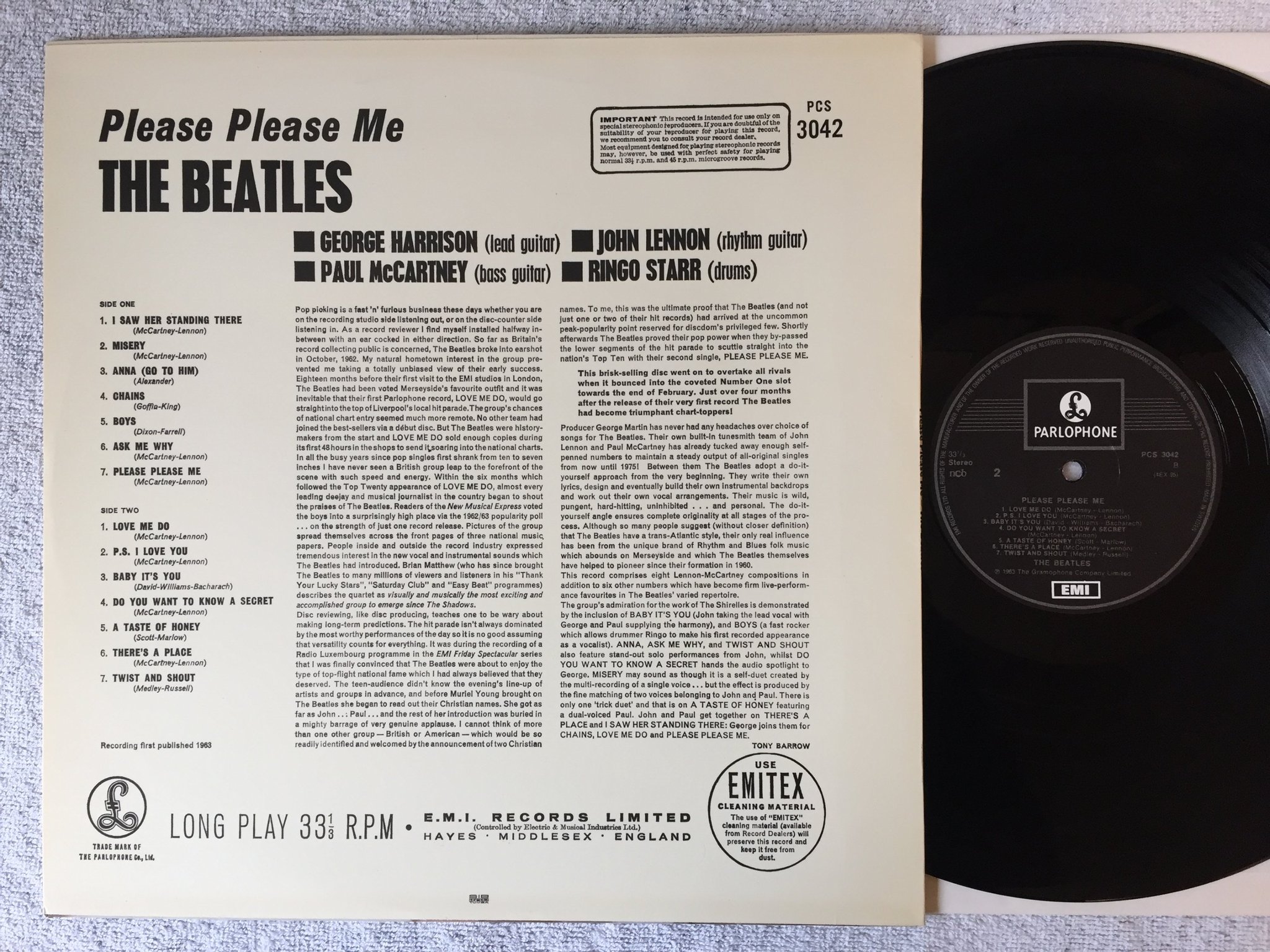 Omslagsbild för skivan THE BEATLES please please me LP re ncb EMI / PARLOPHONE PCS 3042