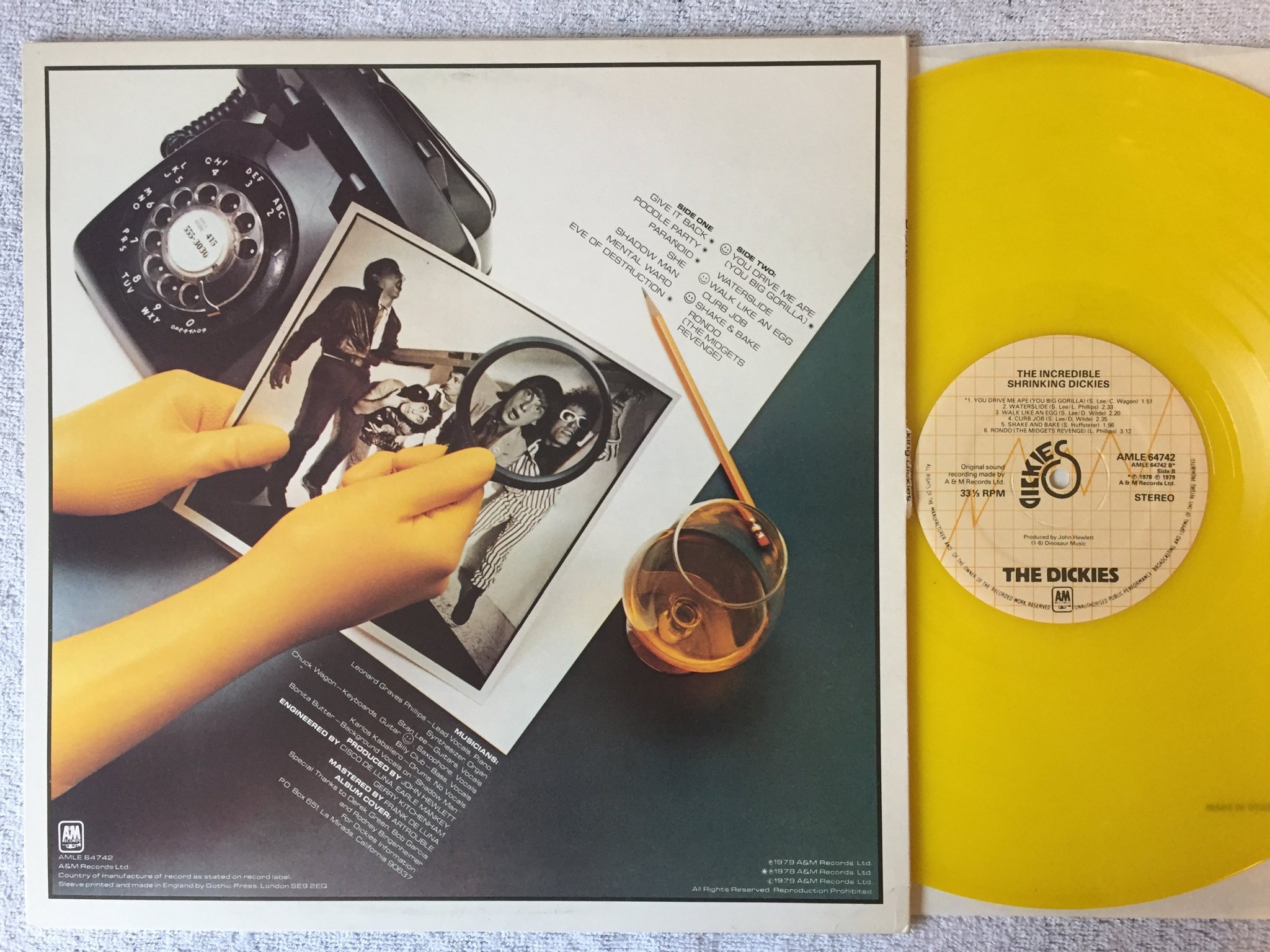 Omslagsbild för skivan DICKIES The Incredible Shrinking Dickies LP -79 UK A&M AMLE 64742 yellow vinyl