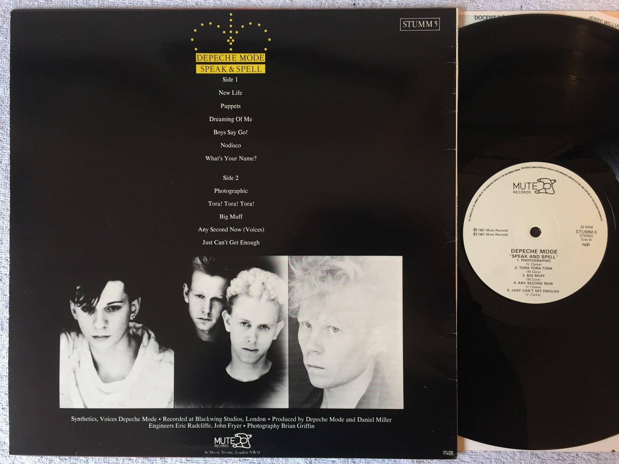 Omslagsbild för skivan Depeche Mode speak and spell LP -81 ncb MUTE STUMM-5