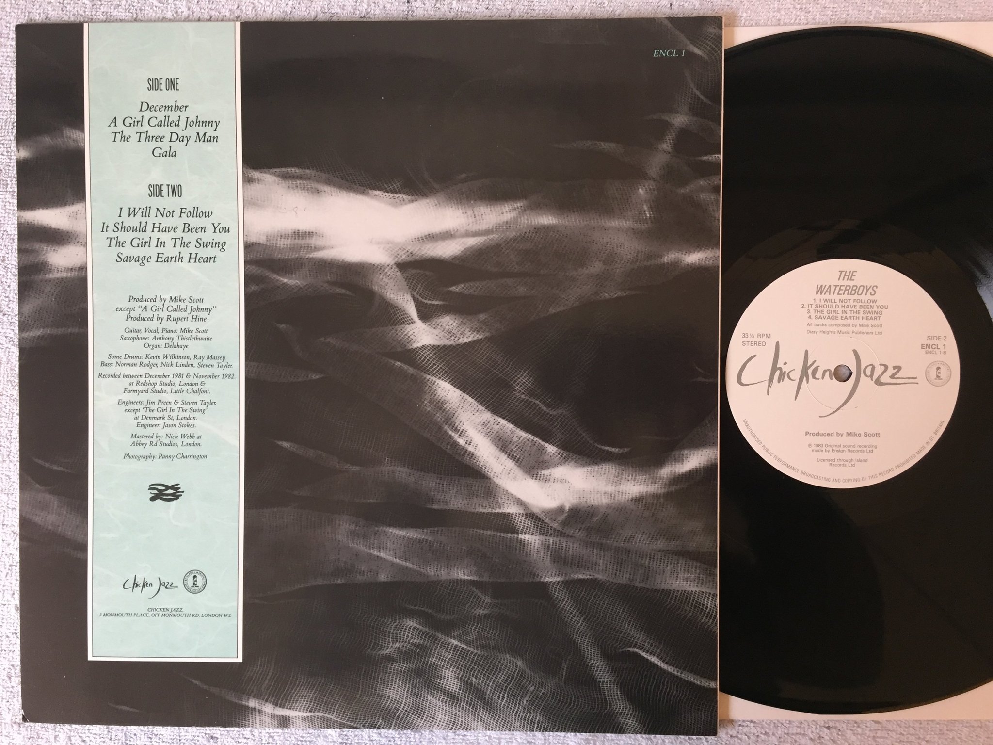 Omslagsbild för skivan THE WATERBOYS s/t LP -83 UK CHICKEN JAZZ ENCL 1