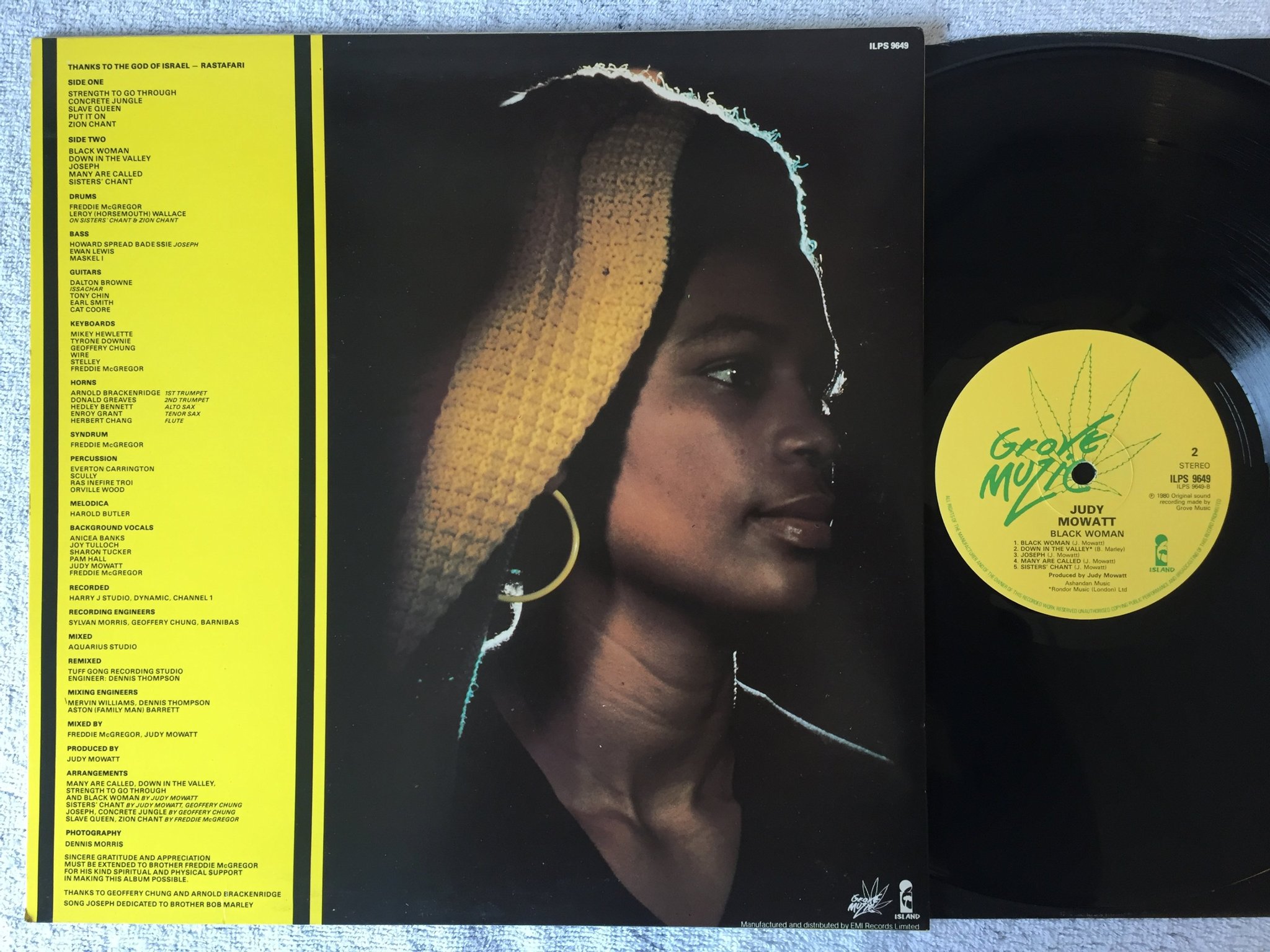 Omslagsbild för skivan JUDY MOWATT black woman LP -80 UK ISLAND ILPS 9649