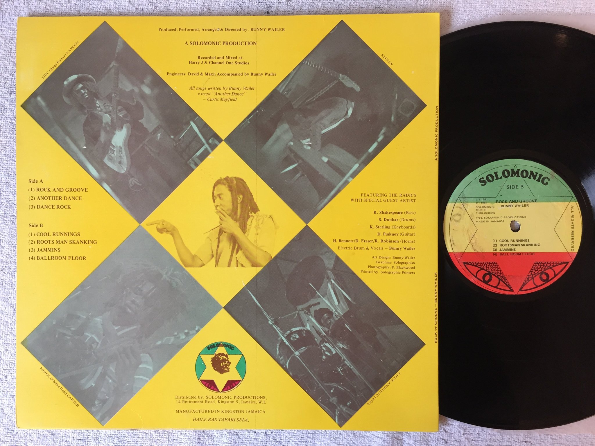 Omslagsbild för skivan BUNNY WAILER rock and groove LP -81 Jamaica SOLOMONIC none