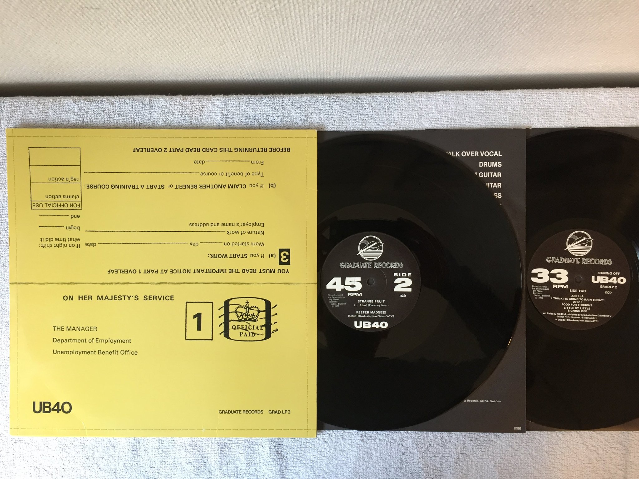 Omslagsbild för skivan UB40 signing off 2xLP -80 Swe GRADUATE RECORDS GRADLP-2  dub reggae