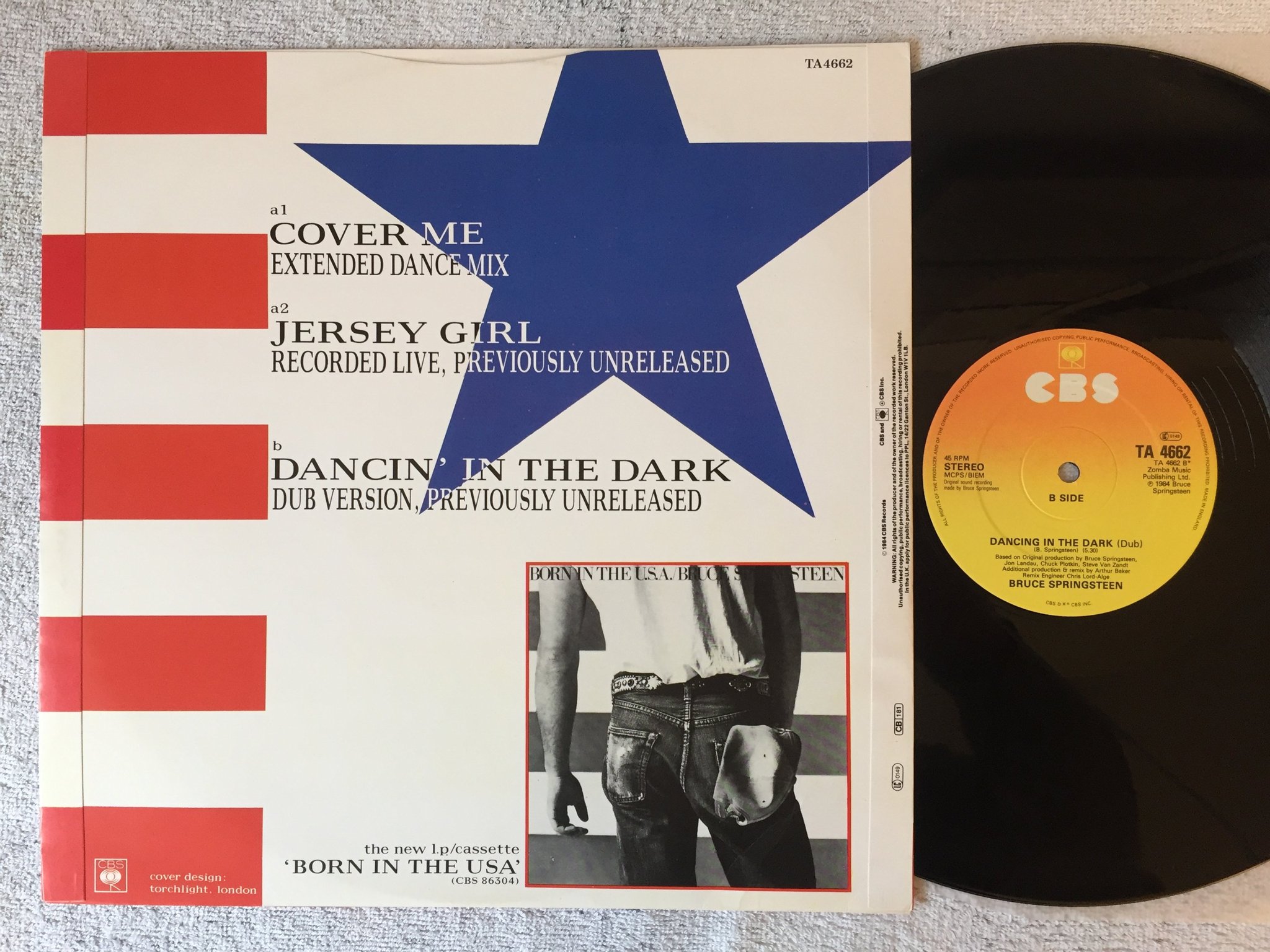 Omslagsbild för skivan BRUCE SPRINGSTEEN cover me 12"Single -84 UK CBS TA 4662